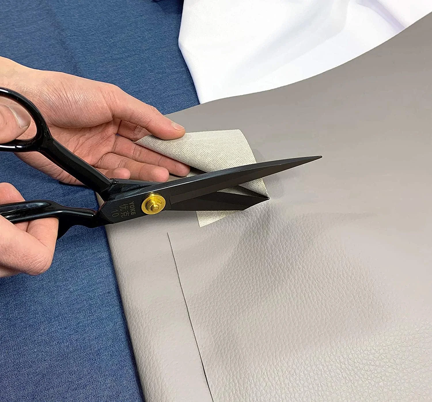 قیچی خیاطی JYC CREATIVE، قیچی حرفه ای خیاطی، قیچی کاردستی، قیچی در اندازه های مختلف، قیچی استیل ضد زنگ، قیچی برش پارچه، لوازم التحریر (26 سانتی متر، مشکی) قیچی خیاطی JYC CREATIVE، قیچی حرفه ای خیاطی، قیچی کاردستی، قیچی در اندازه های مختلف، قیچی استیل ضد زنگ، قیچی برش پارچه، لوازم التحریر (26 سانتی متر، مشکی)