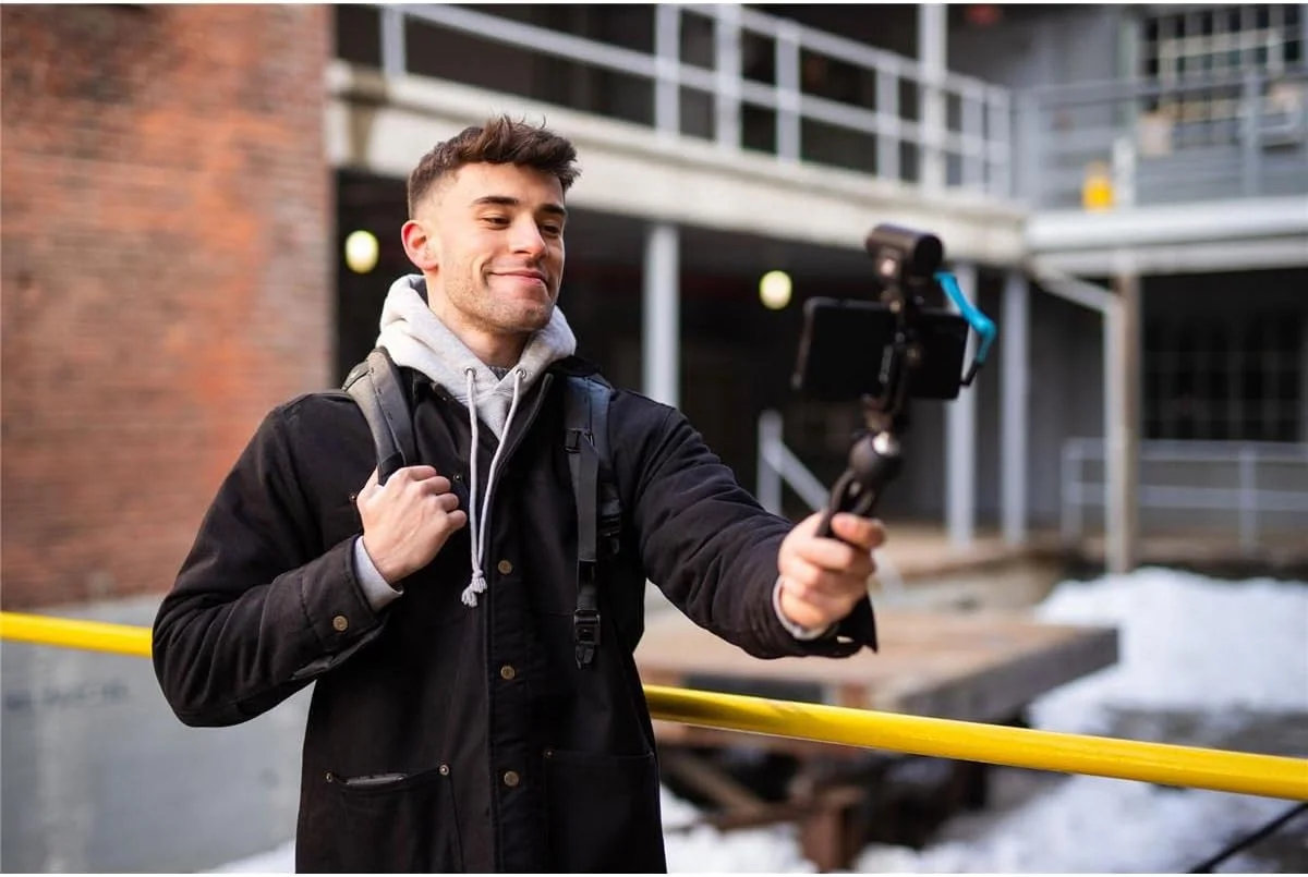 میکروفون جهت دار ضروری Sennheiser Mke 200 Mobile Kit برای تولیدکنندگان محتوای در حال حرکت میکروفون جهت دار ضروری Sennheiser Mke 200 Mobile Kit برای تولیدکنندگان محتوای در حال حرکت
