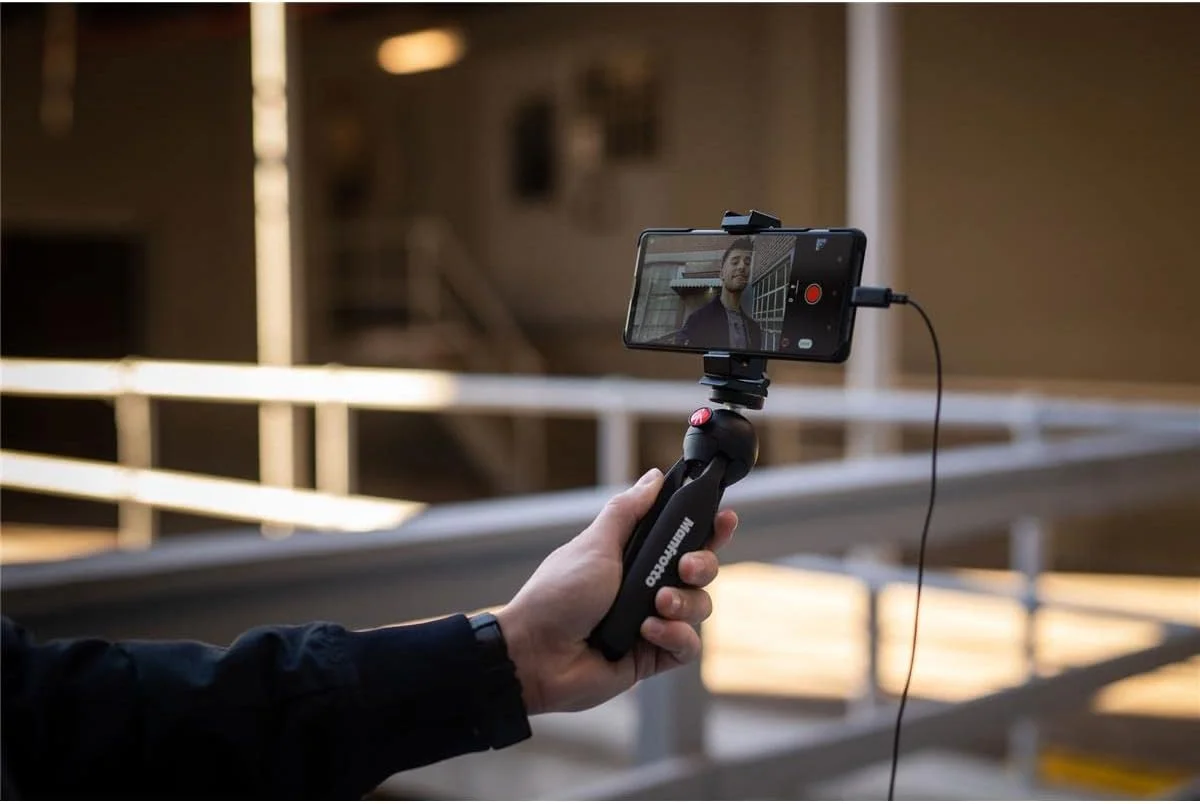 میکروفون جهت دار ضروری Sennheiser Mke 200 Mobile Kit برای تولیدکنندگان محتوای در حال حرکت میکروفون جهت دار ضروری Sennheiser Mke 200 Mobile Kit برای تولیدکنندگان محتوای در حال حرکت