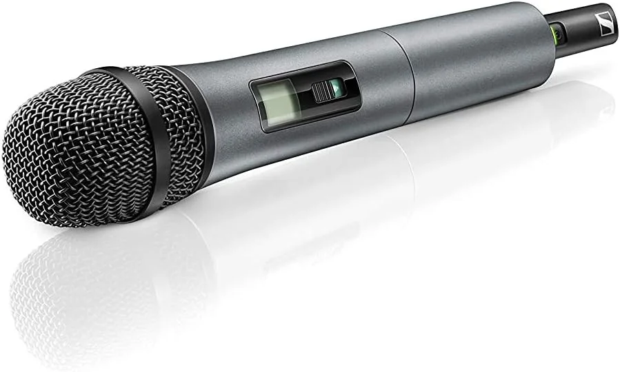 سیستم میکروفون بی سیم دو کاناله دستی Sennheiser XSW 1-825-DUAL- B برای خوانندگان و ارائه دهندگان، کاردیوئید 825 دستی x2