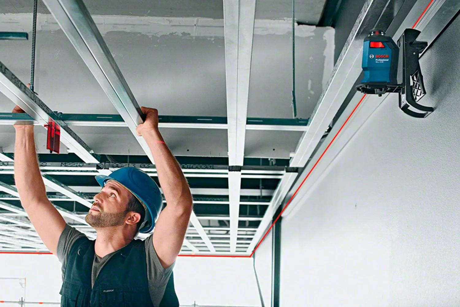 تراز لیزری بوش مدل 0601063J00 Gll 2-20 تراز لیزری بوش مدل 0601063J00 Gll 2-20