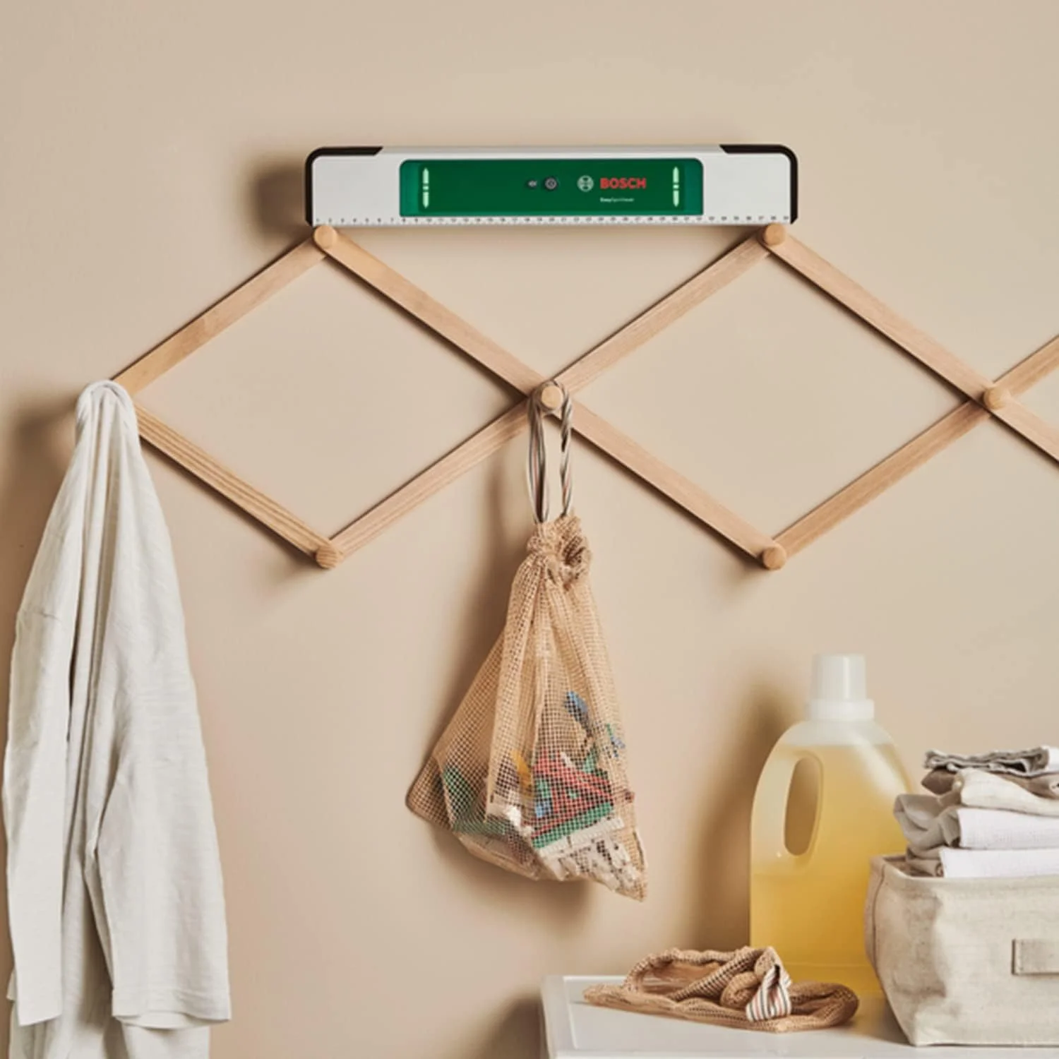 ترازوی دیجیتال بوش EasySpiritLevel (مفهوم LED بصری، کمک صوتی، نشانگر زاویه کوچک +/-3 درجه، دقت 0.1 درجه در 0، 90، 180 و 270 درجه، مقیاس چاپی، در جعبه مقوایی) ترازوی دیجیتال بوش EasySpiritLevel (مفهوم LED بصری، کمک صوتی، نشانگر زاویه کوچک +/-3 درجه، دقت 0.1 درجه در 0، 90، 180 و 270 درجه، مقیاس چاپی، در جعبه مقوایی)