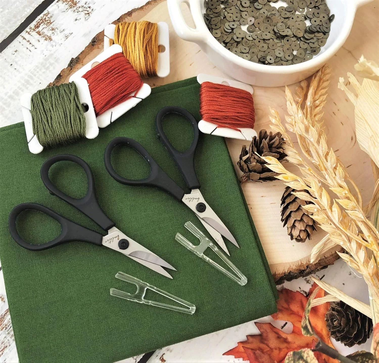 ست قیچی سبک وزن خیاطی و گلدوزی Beaditive (2 عددی) | خیاطی، گلدوزی، برش کاغذ، کاردستی | استیل ضد زنگ | روکش محافظ (3.5 اینچ)