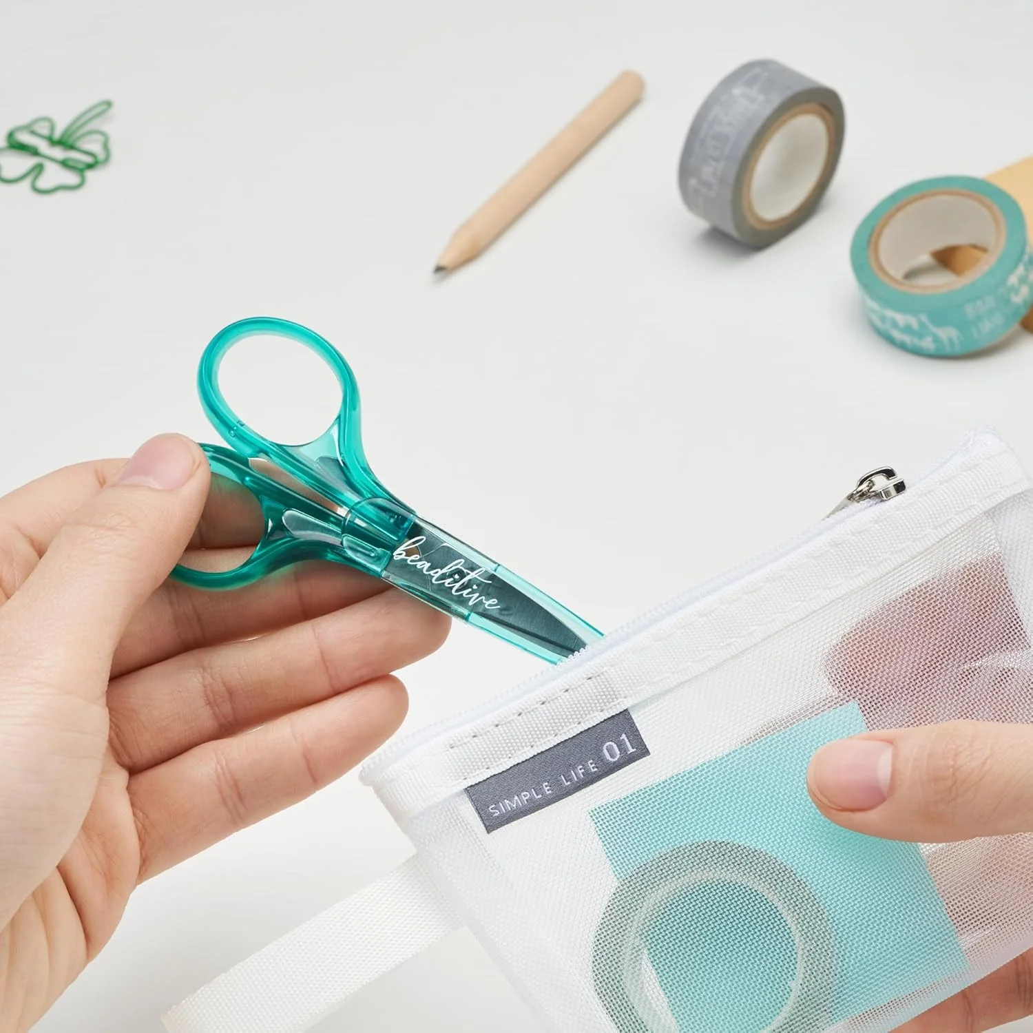 ست قیچی کوچک مخصوص کارهای ظریف Beaditive (2 عددی) خمیده و صاف، تیز، جمع و جور برای مدرسه | خیاطی، گلدوزی، برش کاغذ، کاردستی | فولاد ضد زنگ | دارای پوشش محافظ ست قیچی کوچک مخصوص کارهای ظریف Beaditive (2 عددی) خمیده و صاف، تیز، جمع و جور برای مدرسه | خیاطی، گلدوزی، برش کاغذ، کاردستی | فولاد ضد زنگ | دارای پوشش محافظ