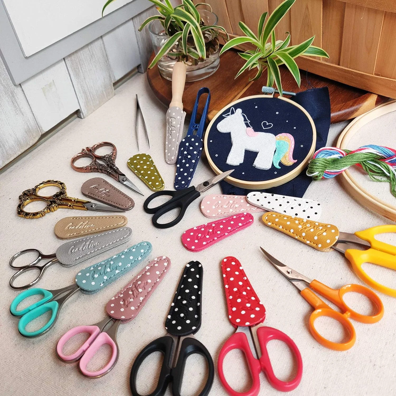 غلاف قیچی گلدوزی Beaditive (ست 3 عددی) طرح پاییز | خال خال قرمز، زرد، سبز