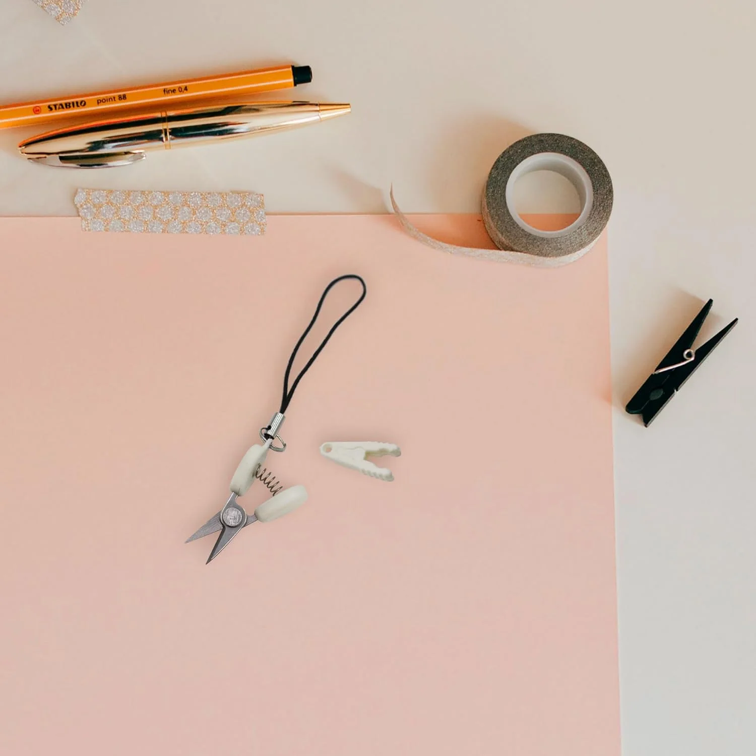 قیچی کوچک قابل حمل BambooMN مدل Itty Bitty Snippy - آبی شوک - 1 عدد