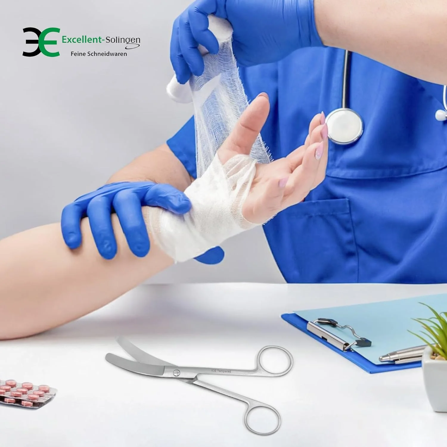 قیچی بانداژ ۱۴ سانتی‌متری لبه منحنی