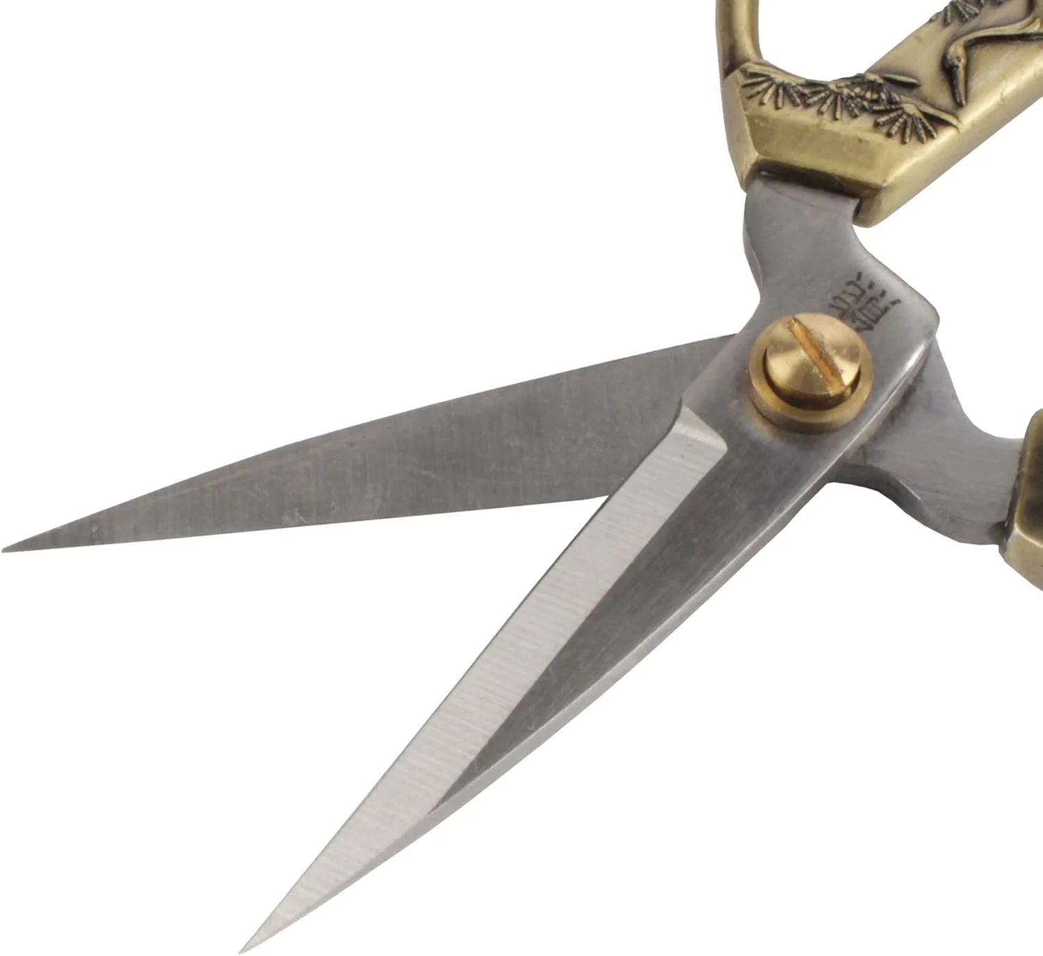 قیچی گلدوزی بامبو ام ان با دسته های تزئینی ریخته گری شده، طرح درنا - 2 اندازه مختلف قیچی گلدوزی بامبو ام ان با دسته های تزئینی ریخته گری شده، طرح درنا - 2 اندازه مختلف