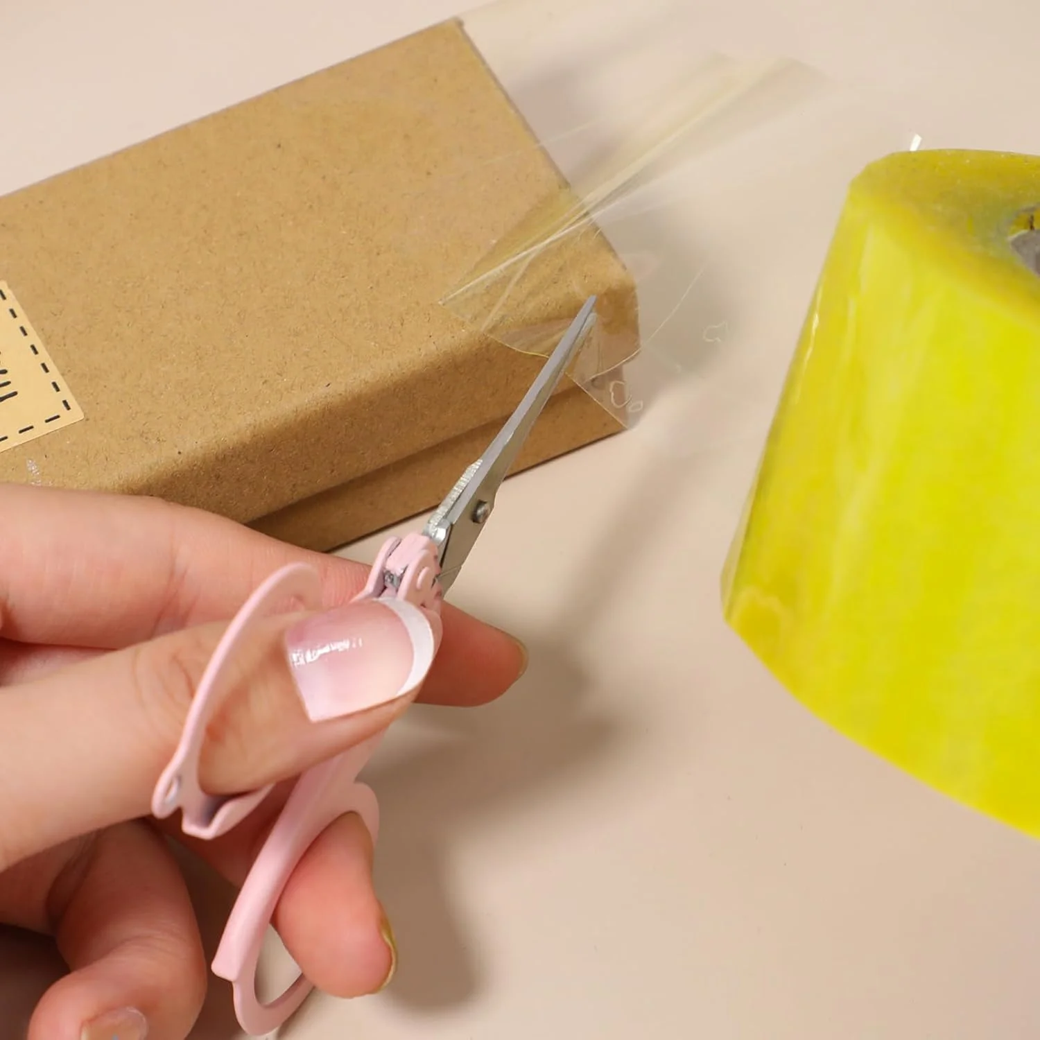 قیچی تاشو کوچک Azonee، قیچی استیل ضد زنگ با درپوش ایمنی، قیچی مسافرتی، برش کوچک برای برش، اسکرپ بوک، کاردستی، خیاطی، استفاده در خانه و مسافرت - 4 عدد قیچی تاشو کوچک Azonee، قیچی استیل ضد زنگ با درپوش ایمنی، قیچی مسافرتی، برش کوچک برای برش، اسکرپ بوک، کاردستی، خیاطی، استفاده در خانه و مسافرت - 4 عدد