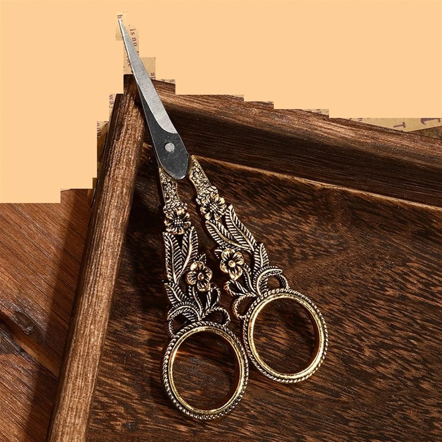 قیچی خیاطی AUEMNUR، قیچی گلدوزی، برش مو، دکوپاژ (رنگ: Hortel) قیچی خیاطی AUEMNUR، قیچی گلدوزی، برش مو، دکوپاژ (رنگ: Hortel)