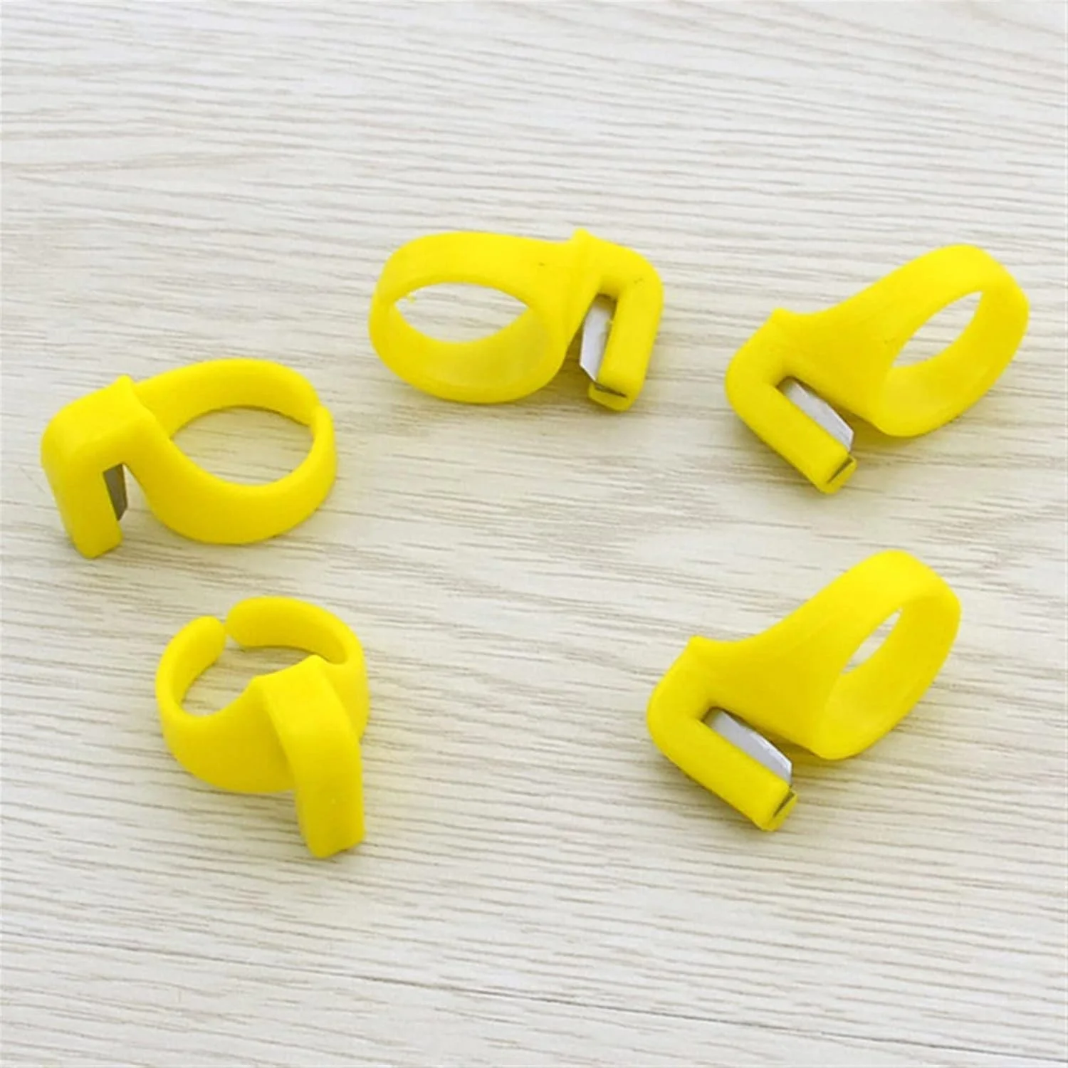 قیچی نخ چین پلاستیکی AUEMNUR، انگشتی، تیغه ای، مناسب برای کاردستی، انگشتانه، حلقه خیاطی، ابزار چرخ خیاطی خانگی قیچی نخ چین پلاستیکی AUEMNUR، انگشتی، تیغه ای، مناسب برای کاردستی، انگشتانه، حلقه خیاطی، ابزار چرخ خیاطی خانگی