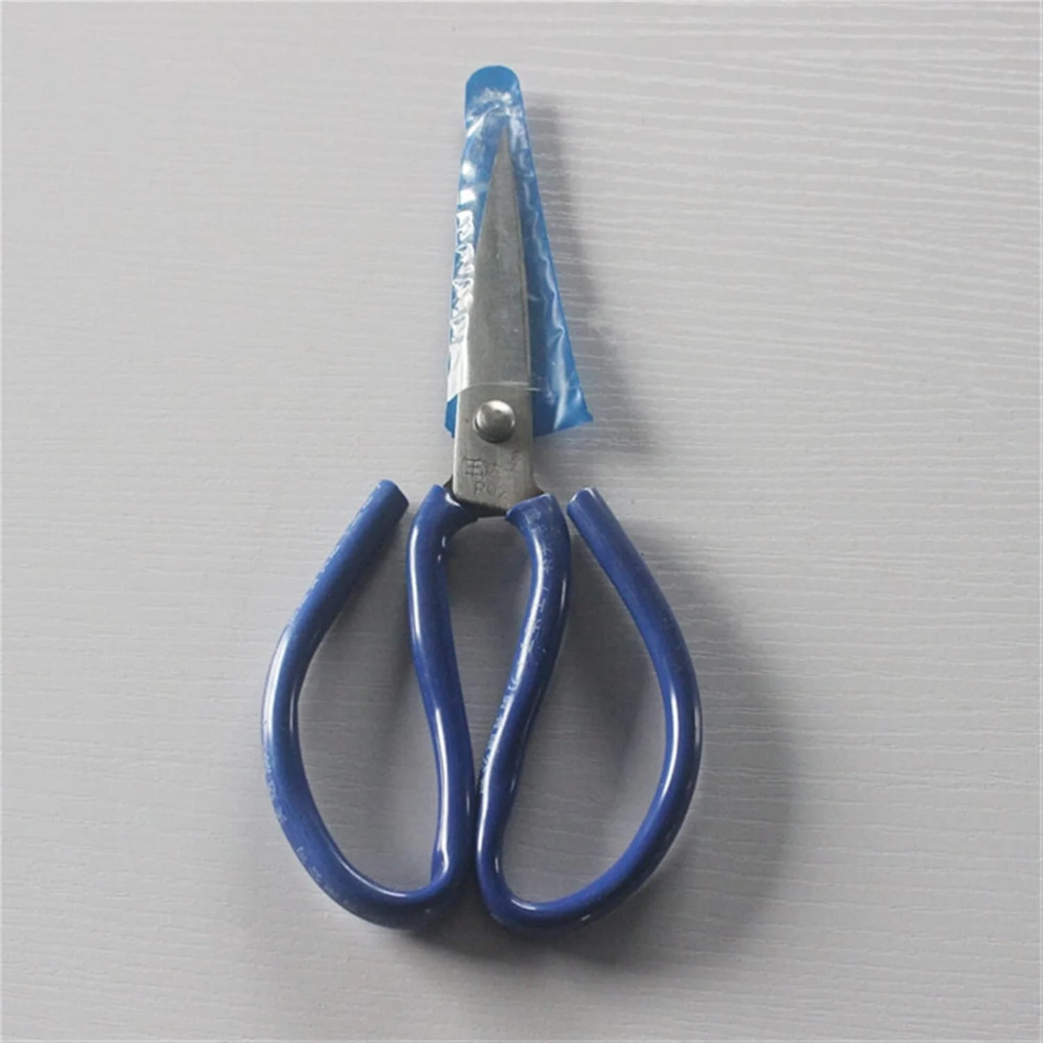 قیچی خیاطی حرفه ای AUEMNUR، قیچی برش پارچه و نخ سوزن، جنس استیل ضد زنگ، بدون آسیب به دست