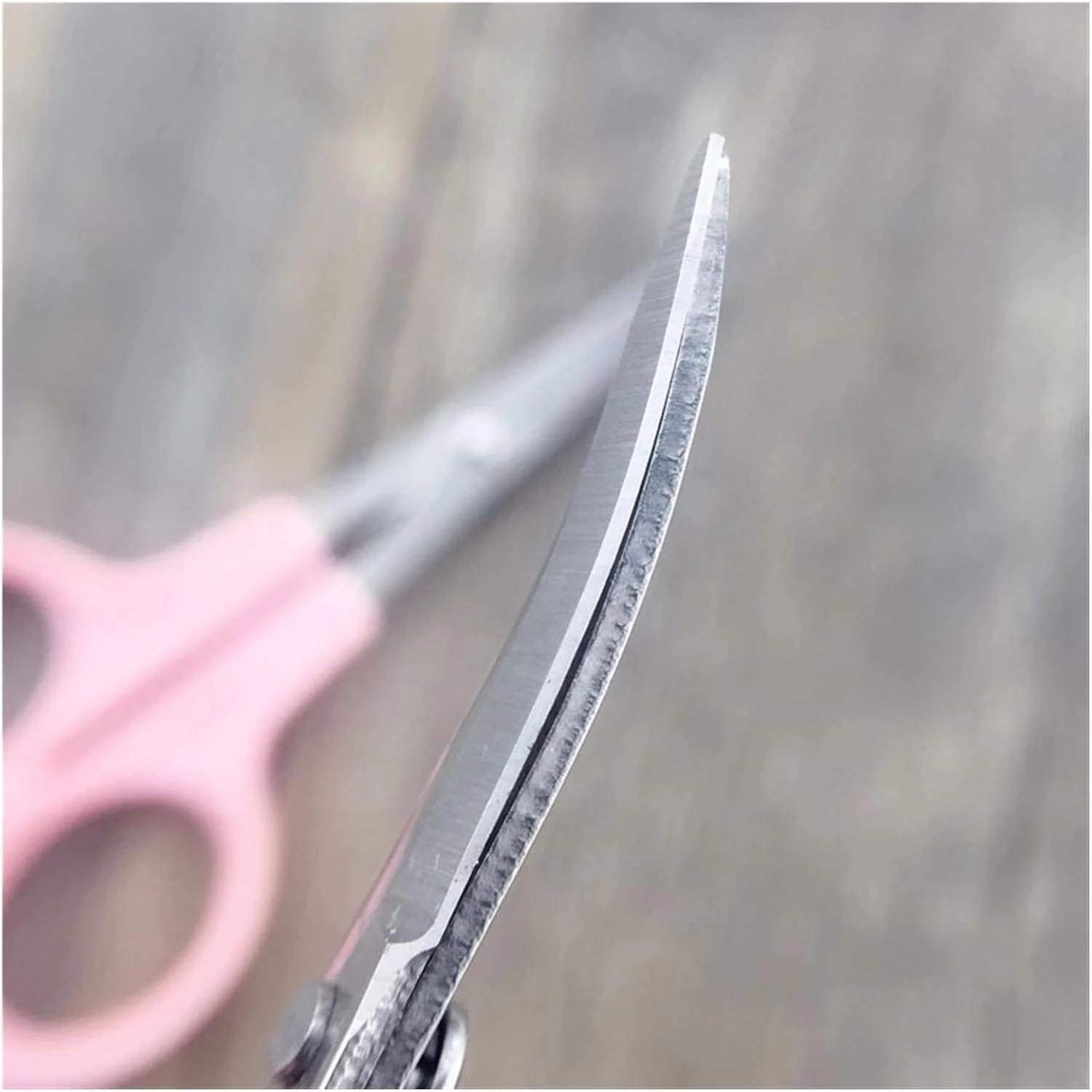 قیچی آئومنور، قیچی گلدوزی خانگی، قیچی برش پوست سر، دسته پلاستیکی ایمنی صورتی، ابزار خیاطی استیل ضد زنگ آرنجی مناسب برش و کاردستی قیچی آئومنور، قیچی گلدوزی خانگی، قیچی برش پوست سر، دسته پلاستیکی ایمنی صورتی، ابزار خیاطی استیل ضد زنگ آرنجی مناسب برش و کاردستی