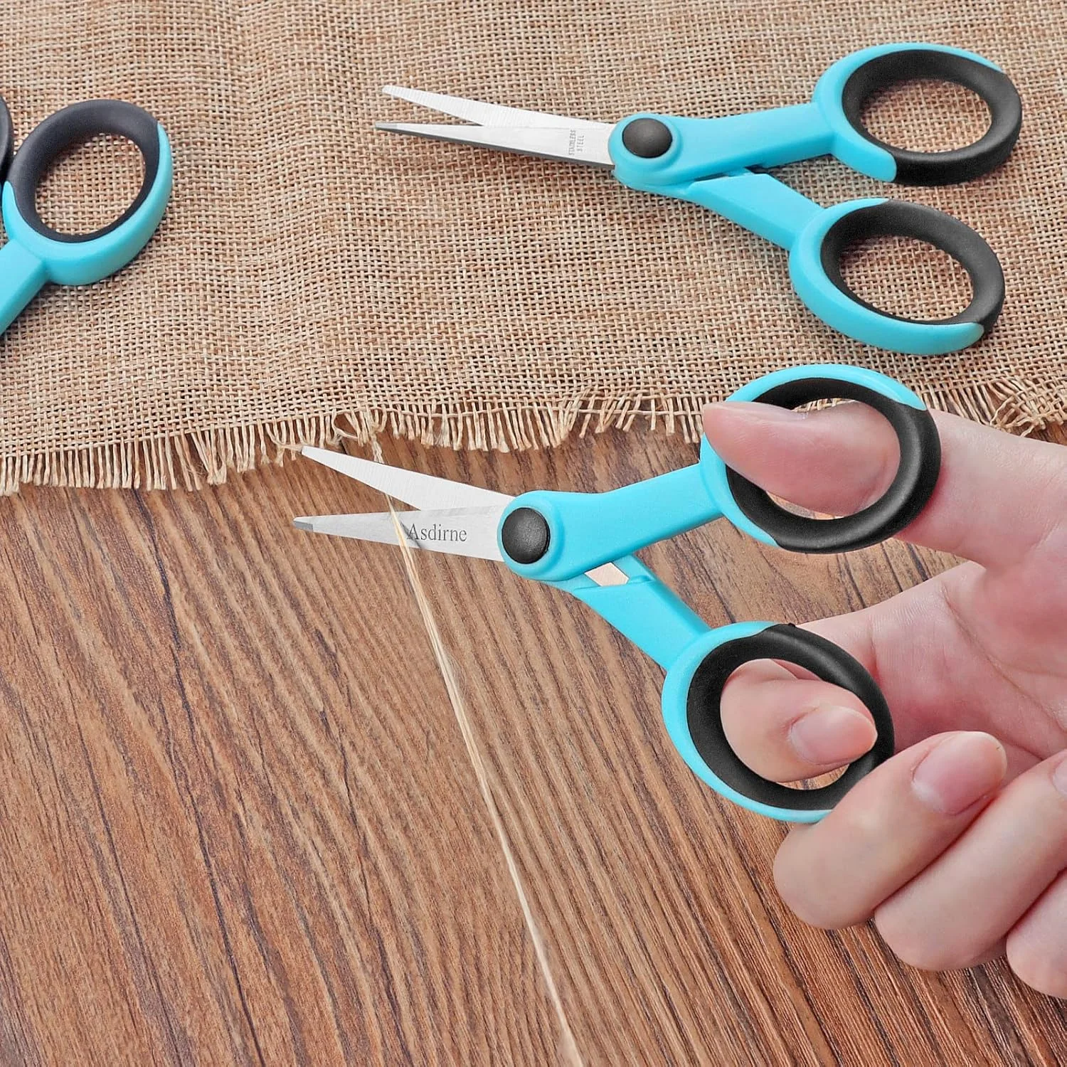 قیچی های ظریف کاری 5 اینچی Asdirne، قیچی گلدوزی با تیغه تیز استیل ضد زنگ و دسته های نرم، مناسب برای خیاطی، کاردستی، دفتر و مدرسه، 3 عدد، آبی/مشکی قیچی های ظریف کاری 5 اینچی Asdirne، قیچی گلدوزی با تیغه تیز استیل ضد زنگ و دسته های نرم، مناسب برای خیاطی، کاردستی، دفتر و مدرسه، 3 عدد، آبی/مشکی