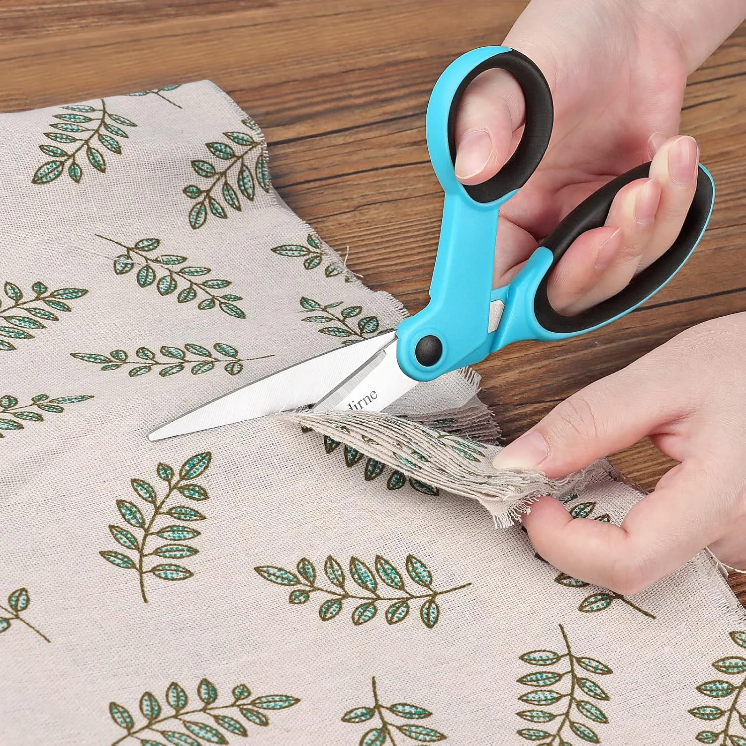 قیچی پارچه آسدیرنه، قیچی خیاطی با تیغه تیز فولادی ضد زنگ و دسته های نرم، عالی برای خیاطی، کاردستی، دفتر و مدرسه، 2 عدد، آبی/مشکی قیچی پارچه آسدیرنه، قیچی خیاطی با تیغه تیز فولادی ضد زنگ و دسته های نرم، عالی برای خیاطی، کاردستی، دفتر و مدرسه، 2 عدد، آبی/مشکی