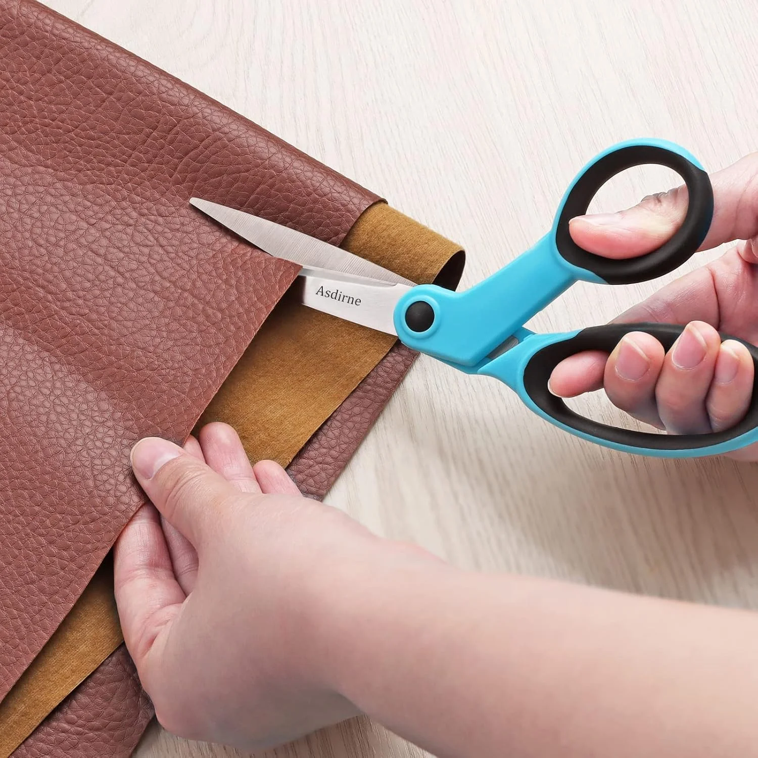 قیچی پارچه آسدیرنه، قیچی خیاطی با تیغه تیز فولادی ضد زنگ و دسته های نرم، عالی برای خیاطی، کاردستی، دفتر و مدرسه، 2 عدد، آبی/مشکی قیچی پارچه آسدیرنه، قیچی خیاطی با تیغه تیز فولادی ضد زنگ و دسته های نرم، عالی برای خیاطی، کاردستی، دفتر و مدرسه، 2 عدد، آبی/مشکی