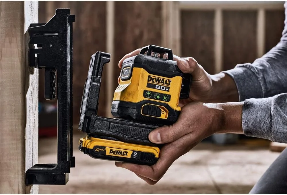 کیت لیزر خطی 3x360 دیوالت 20 ولت (DCLE34031D1) کیت لیزر خطی 3x360 دیوالت 20 ولت (DCLE34031D1)