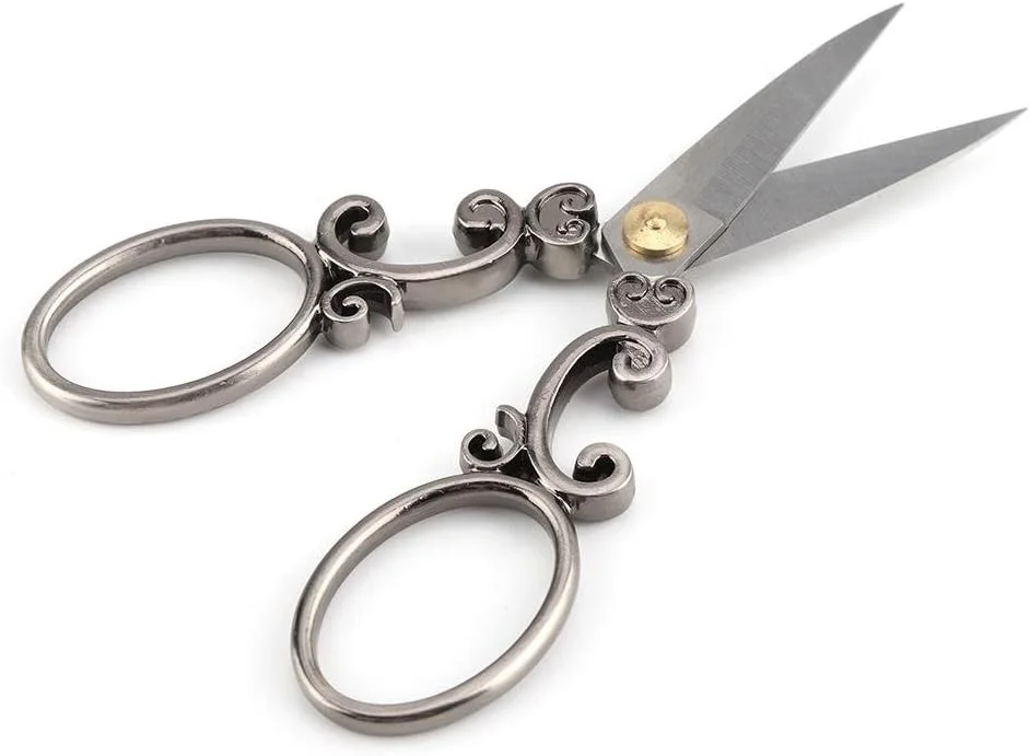 قیچی خیاطی کوچک عتیقه استیل ضد زنگ Akozon، ابزار کلاسیک برش گلدوزی و صنایع دستی DIY (برش کلاسیک خاکستری نقره ای) قیچی خیاطی کوچک عتیقه استیل ضد زنگ Akozon، ابزار کلاسیک برش گلدوزی و صنایع دستی DIY (برش کلاسیک خاکستری نقره ای)