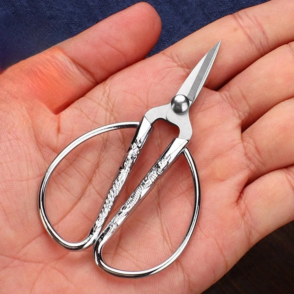 قیچی کوچک خیاطی و گلدوزی 3.3 اینچی Aesosor، قیچی های کوچک استیل ضد زنگ با نوک تیز برای خیاطی، کارهای هنری، برش کوک متقاطع، صنایع دستی، ابزارهای DIY نقره ای