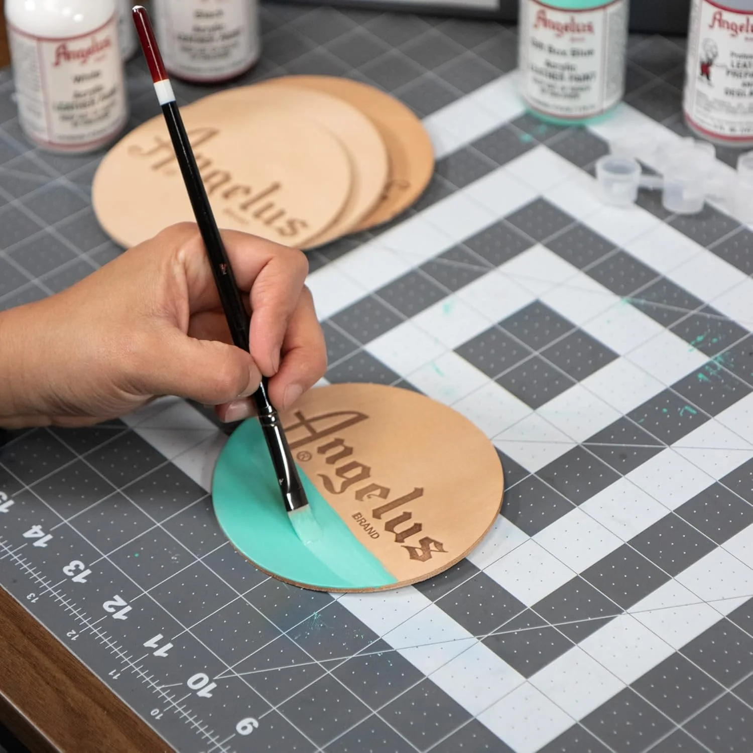 رنگ چرم اکریلیک آنجلوس، 29.5 میلی لیتر (بسته 1 عددی)، سبز تیره رنگ چرم اکریلیک آنجلوس، 29.5 میلی لیتر (بسته 1 عددی)، سبز تیره