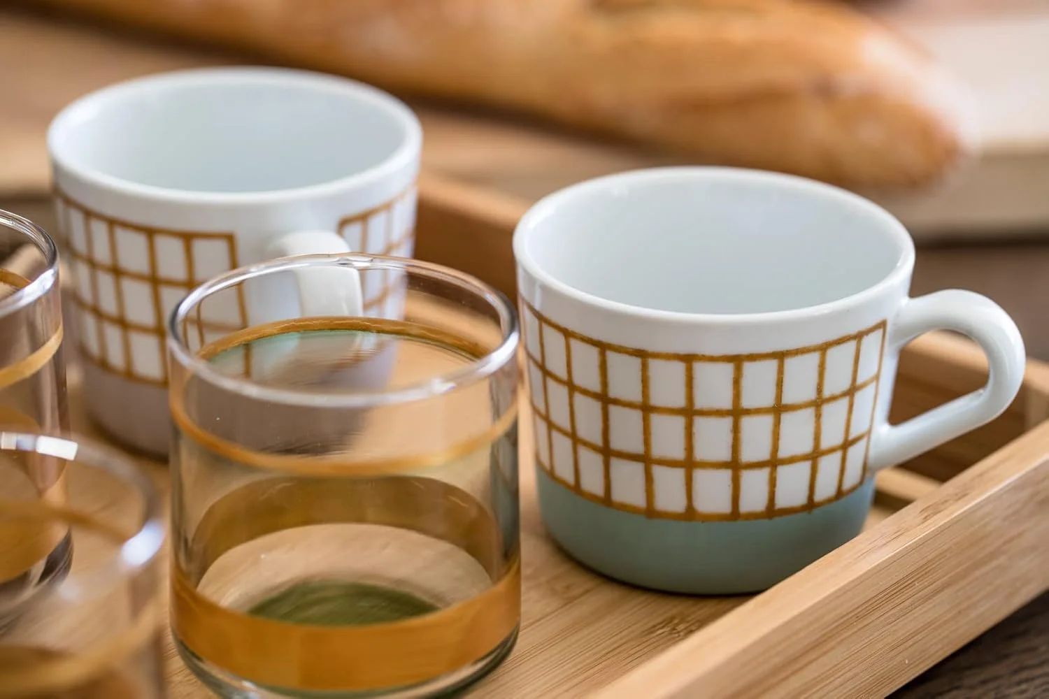 پبئو ویتریا 160، (مجموعه 10 عددی) رنگ دورگیر شیشه ای متنوع، تیوب 20 میلی لیتری (بسته 10 عددی) پبئو ویتریا 160، (مجموعه 10 عددی) رنگ دورگیر شیشه ای متنوع، تیوب 20 میلی لیتری (بسته 10 عددی)