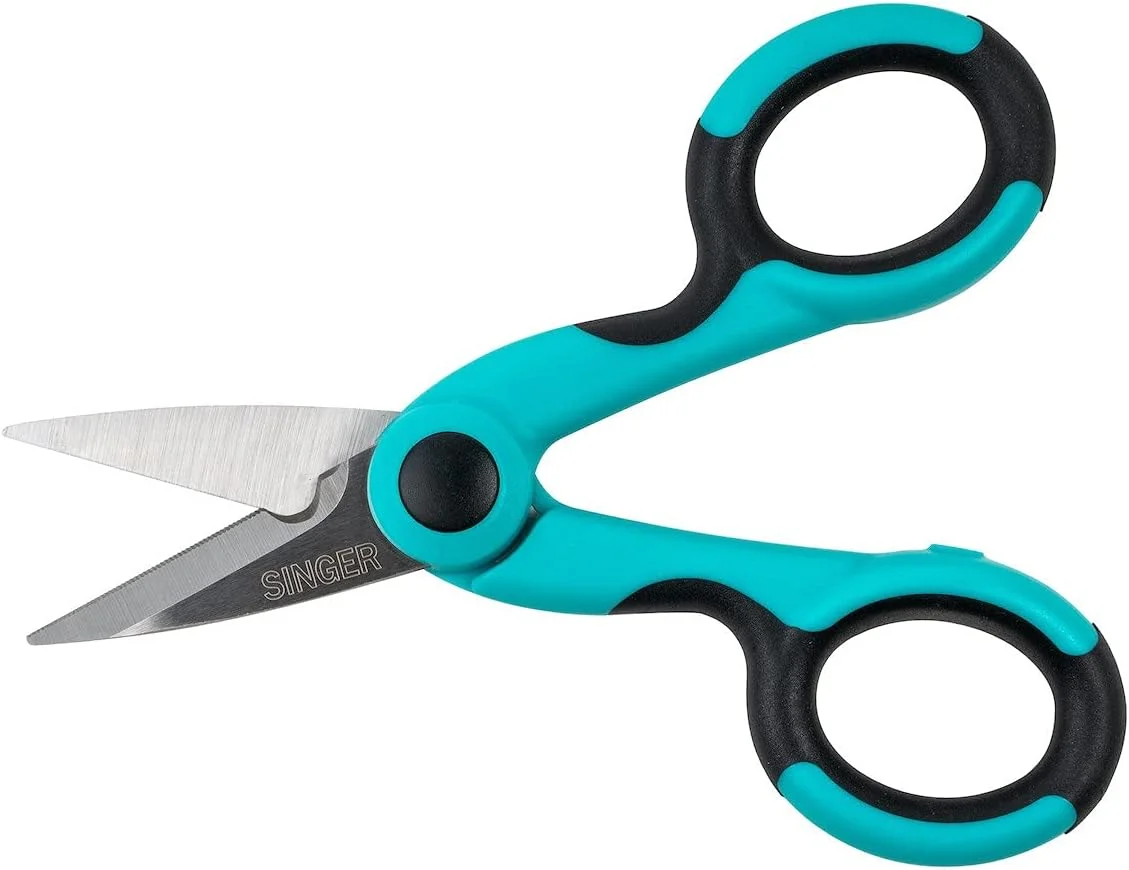 قیچی سنگین وزن حرفهای سینگر مدل 00558 با طول 5.5 اینچ و دارای شکاف قدرتی قیچی سنگین وزن حرفهای سینگر مدل 00558 با طول 5.5 اینچ و دارای شکاف قدرتی