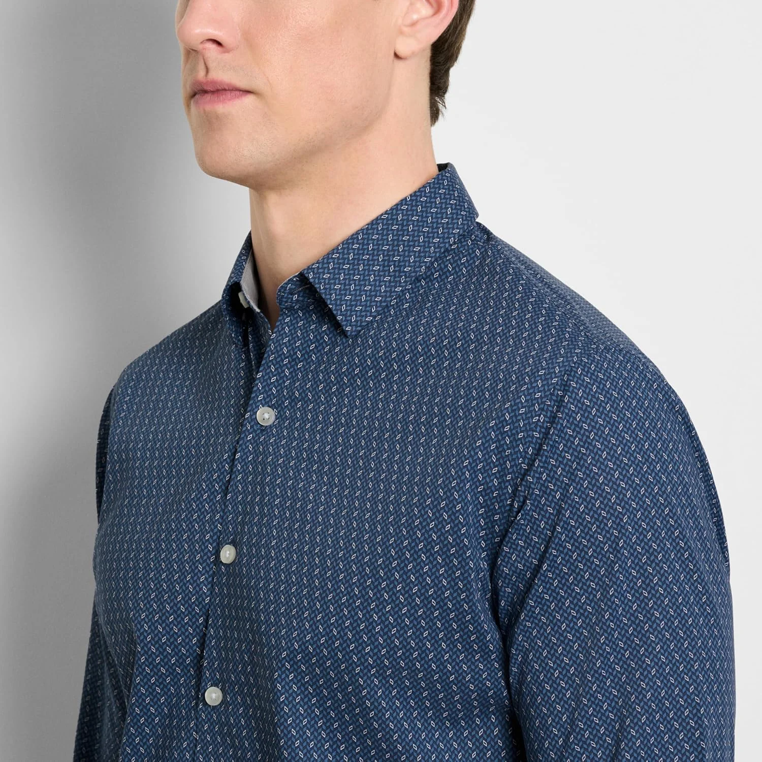 پیراهن مردانه آستین بلند دکمه دار Van Heusen، Slim Fit، پارچه کشی راحت و بدون چروک (بسته 1 عددی)