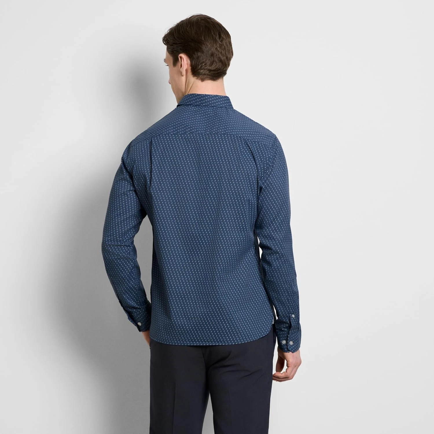 پیراهن مردانه آستین بلند دکمه دار Van Heusen، Slim Fit، پارچه کشی راحت و بدون چروک (بسته 1 عددی)