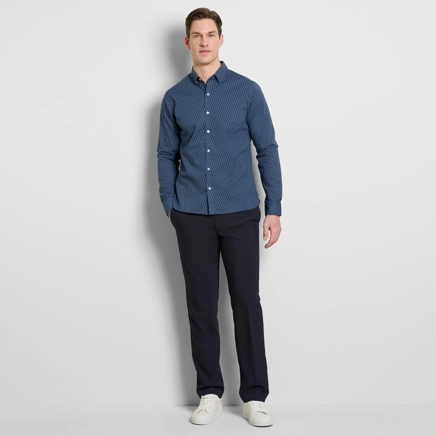 پیراهن مردانه آستین بلند دکمه دار Van Heusen، Slim Fit، پارچه کشی راحت و بدون چروک (بسته 1 عددی)