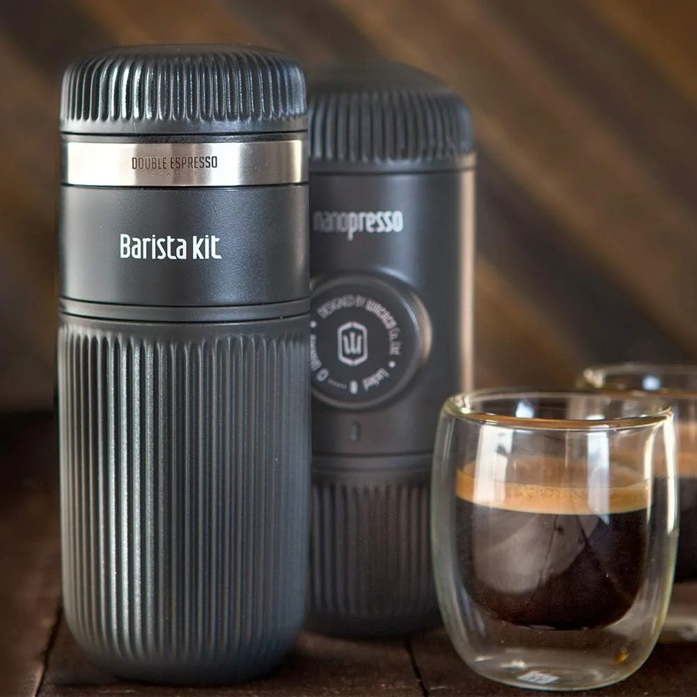 کیت باریستا Wacaco به همراه لوازم جانبی دستگاه مینی اسپرسو ساز قابل حمل Nanopresso برای مسافرت، کمپینگ، دفتر کار
