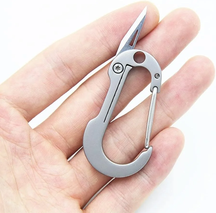 کارابین تیتانیومی Excefore با چاقوی تاشو، جاکلیدی چند ابزاره کوچک EDC، کاتر جعبه قابل حمل، کارابین چاقوی جیبی تاشو برای فضای باز، دفتر، کمپینگ، پیاده روی