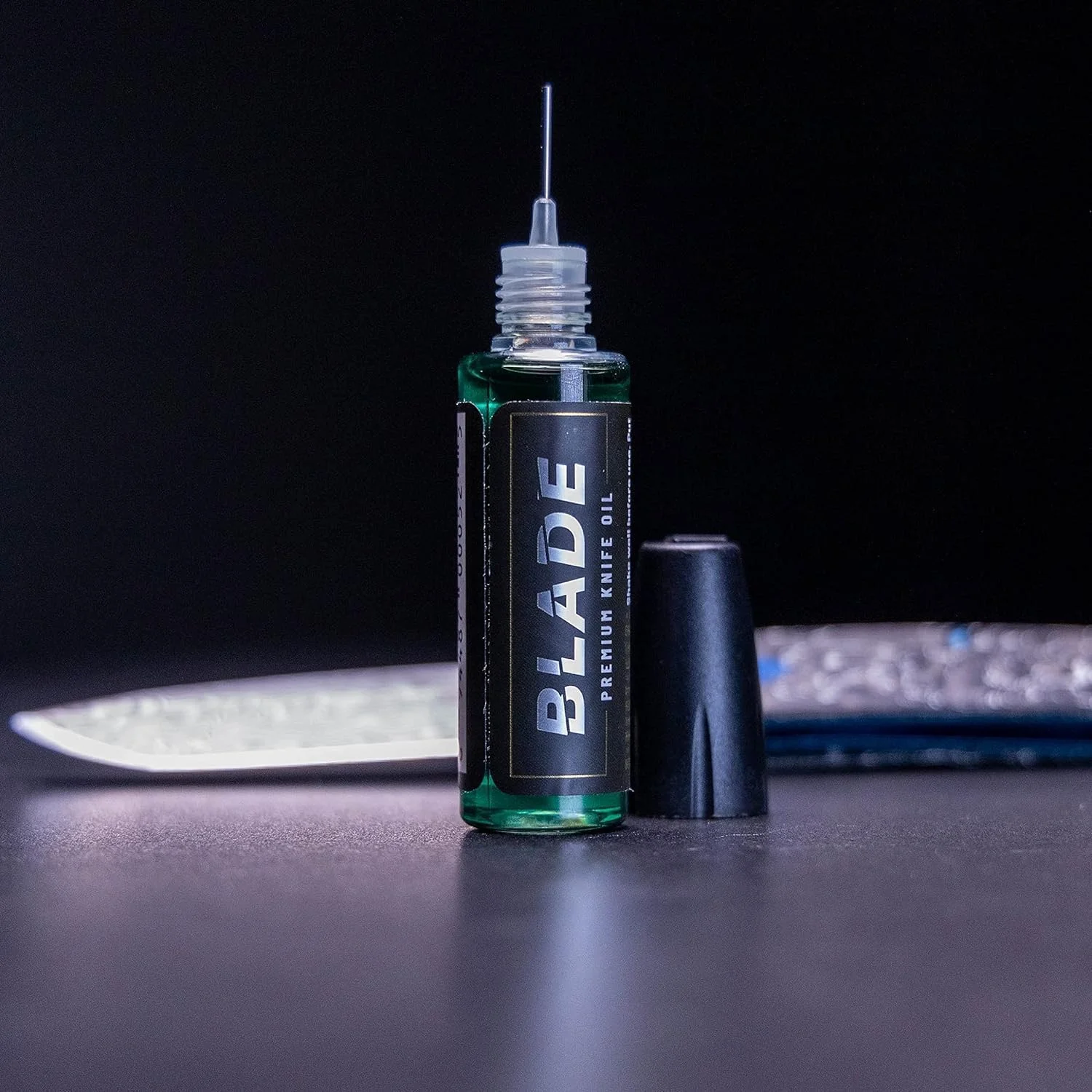 روغن و روان کننده محور چاقوی ممتاز BLADE برای چاقوهای تاشو فولادی و ابزارهای چند منظوره | روان کننده محور چاقو برای تمیز کردن و روانکاری تیغه های فولادی ظریف روغن و روان کننده محور چاقوی ممتاز BLADE برای چاقوهای تاشو فولادی و ابزارهای چند منظوره | روان کننده محور چاقو برای تمیز کردن و روانکاری تیغه های فولادی ظریف