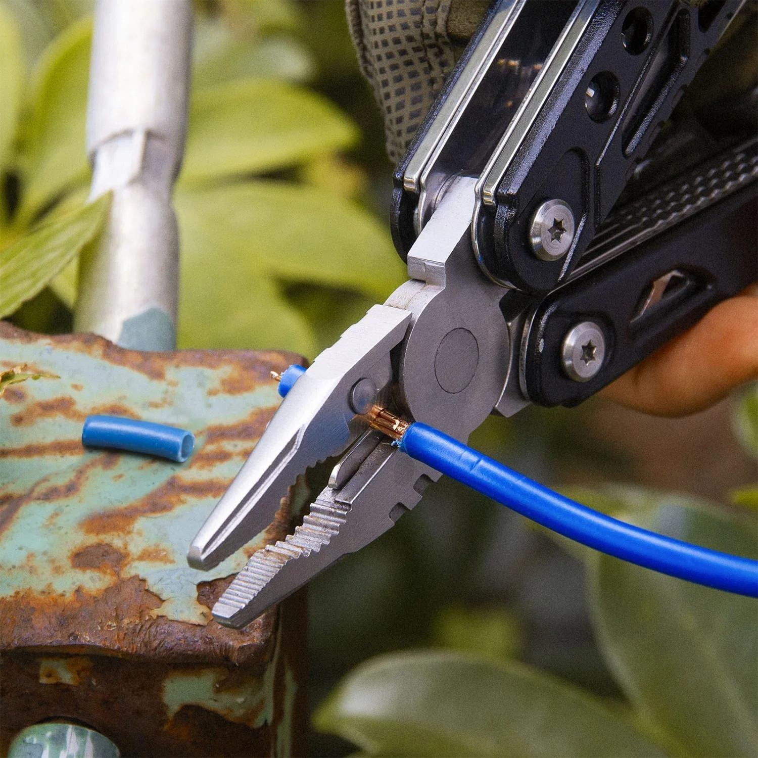 RAXCO Multi-tool Claw Hammer, 15-in-1 Stainless Steel Hand Tool with Pocket Clip & Cut Resistant Gloves, Father Day Husband Boyfriend Multitool Gadgets for Men(6.41×2.83×1inch)