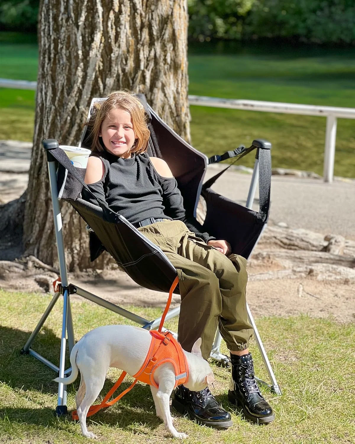 صندلی تابی کمپینگ KingCamp، صندلی راکینگ تاشو با پشتی قابل تنظیم آلیاژ آلومینیوم به همراه زیر سری و جا لیوانی برای فضای باز، مسافرت، ورزش، بازی، چمن، کنسرت و حیاط خلوت (مشکی)