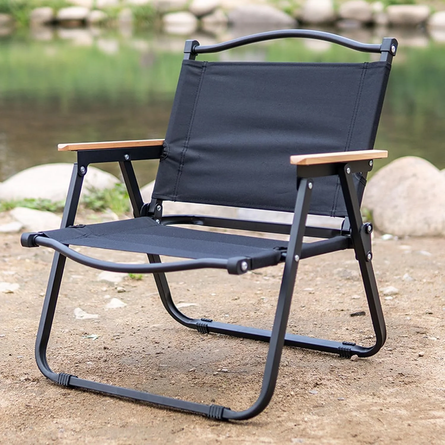 صندلی کمپینگ FALAHOM، صندلی تاشو عریض قابل حمل در فضای باز، صندلی ساحلی فوق سبک با دسته چوبی برای پیک نیک، چمن، اوقات فراغت، پارک، مسافرت، پیاده روی، ماهیگیری، صندلی های تاشو تحمل وزن تا 150 کیلوگرم (مشکی)