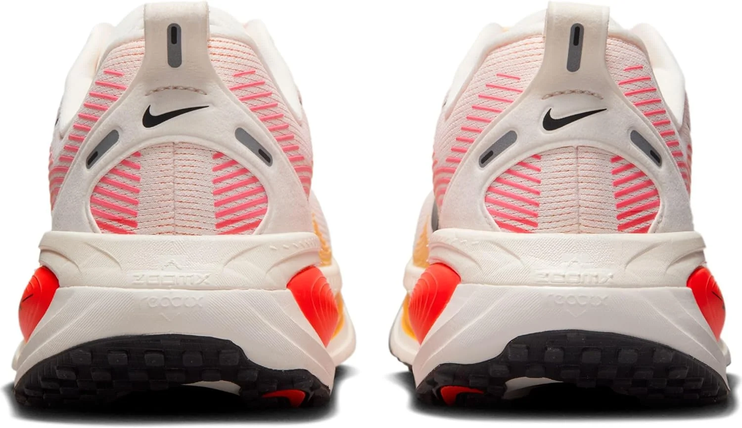 کفش ورزشی مردانه نایکی مدل Vomero 18 کفش ورزشی مردانه نایکی مدل Vomero 18