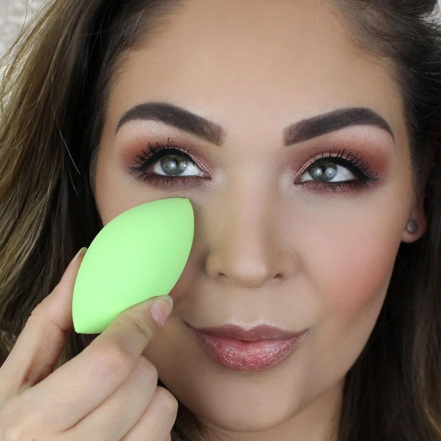 اسفنج آرایشی حرفه ای Beauty Junkees - 1 عدد اسفنج بیضی سبز برای ترکیب، نقطه گذاری، هایلایتر و کانتور! اپلیکاتور لوازم آرایشی قابل استفاده مجدد و بدون لاتکس اسفنج آرایشی حرفه ای Beauty Junkees - 1 عدد اسفنج بیضی سبز برای ترکیب، نقطه گذاری، هایلایتر و کانتور! اپلیکاتور لوازم آرایشی قابل استفاده مجدد و بدون لاتکس