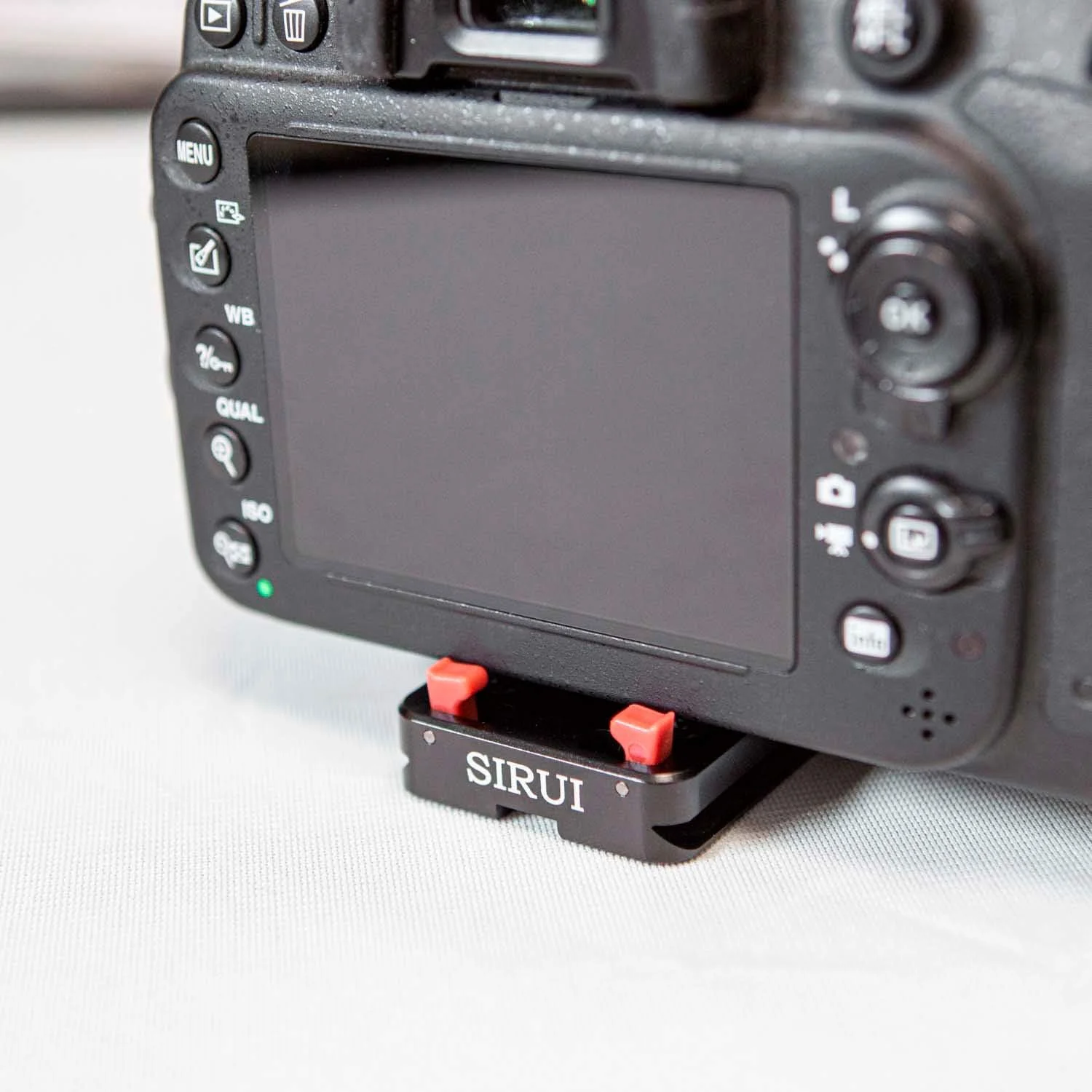 صفحه جداشدنی SIRUI AM-50T با استاپر لغزنده سازگار با Arca Swiss صفحه جداشدنی SIRUI AM-50T با استاپر لغزنده سازگار با Arca Swiss