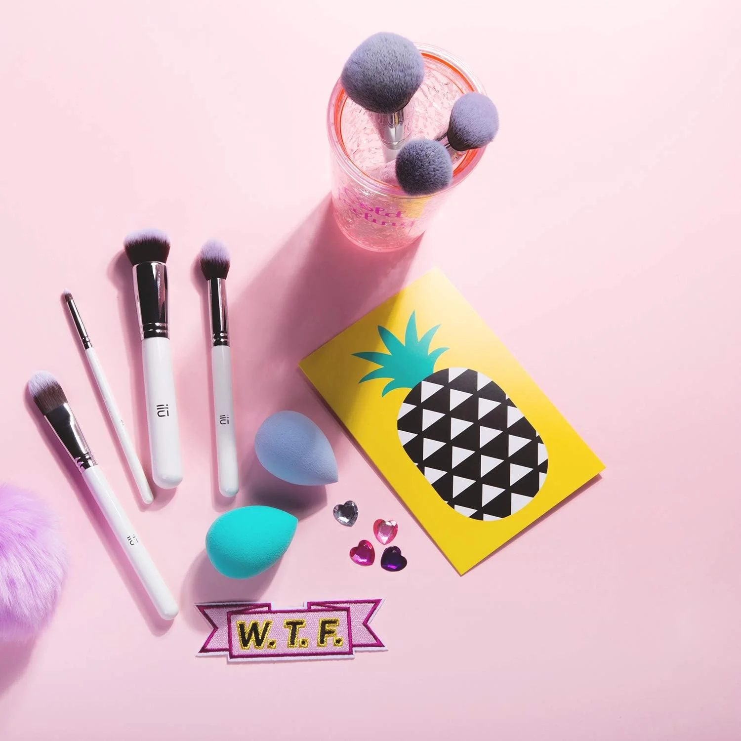 اسفنج آرایشی اشکی T4B ILU برای کرم پودر، کانسیلر و پودر - فیروزه ای اسفنج آرایشی اشکی T4B ILU برای کرم پودر، کانسیلر و پودر - فیروزه ای