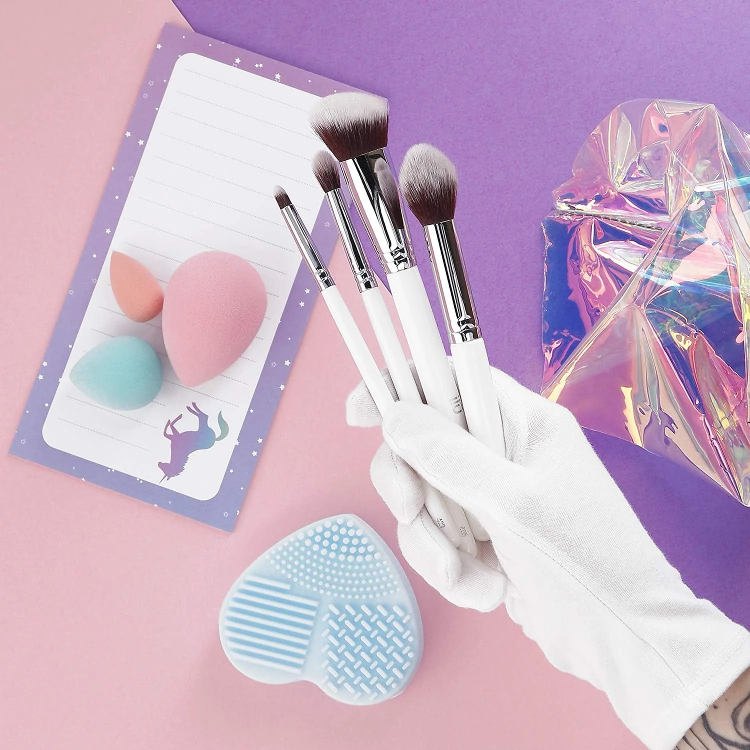 اسفنج آرایشی اشکی T4B ILU برای کرم پودر، کانسیلر و پودر - فیروزه ای اسفنج آرایشی اشکی T4B ILU برای کرم پودر، کانسیلر و پودر - فیروزه ای