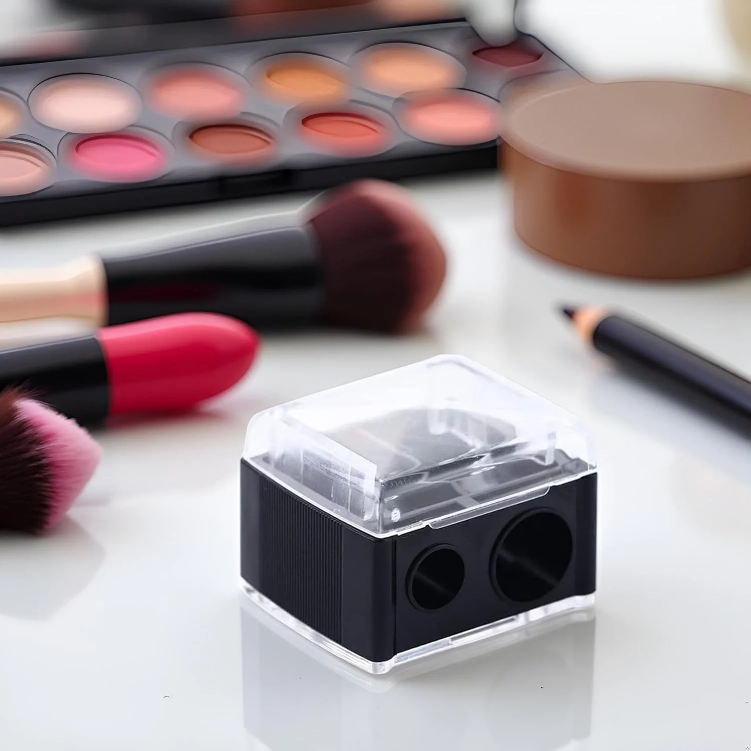 تراش آرایشی مشکی، تراش دو سوراخه مداد چشم با درپوش، مداد تراش مکانیکی لوازم آرایشی چشم برای مداد چشم و لب تراش آرایشی مشکی، تراش دو سوراخه مداد چشم با درپوش، مداد تراش مکانیکی لوازم آرایشی چشم برای مداد چشم و لب