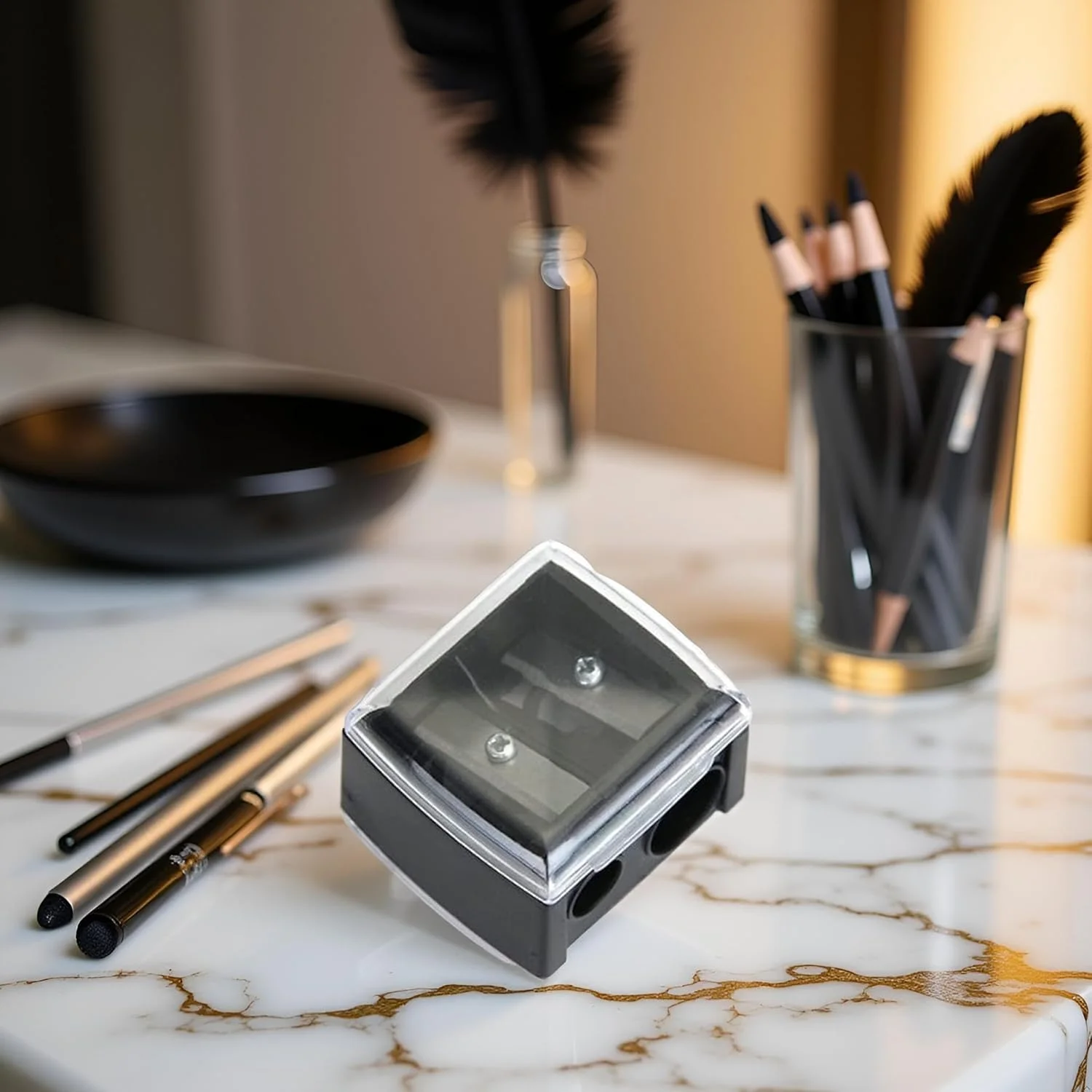 تراش آرایشی مداد چشم مشکی، تراش مداد برای مداد ابرو و خط چشم، ابزار آرایش، تراش مداد چشم دو سوراخه با پوشش، برس ها و ابزار آرایش قابل حمل