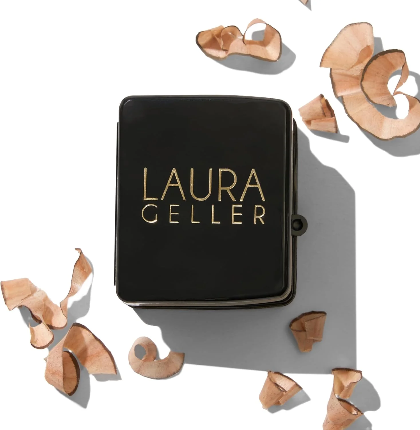 تراش آرایشی مداد چشم + لب لورا گلر نیویورک - تمیز کردن آسان - تراش مداد خط چشم، خط لب و مداد ابرو تراش آرایشی مداد چشم + لب لورا گلر نیویورک - تمیز کردن آسان - تراش مداد خط چشم، خط لب و مداد ابرو