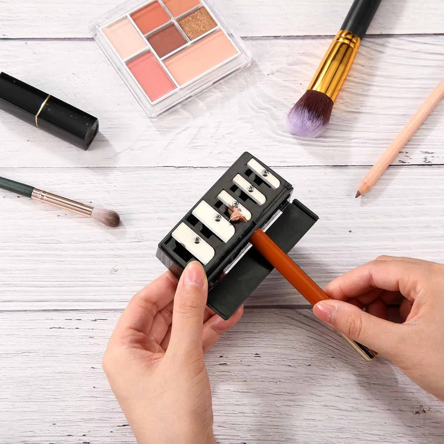 تراش آرایشی دستی مداد با نوک بلند Honoson، دارای 5 سوراخ و درب پلاستیکی، مناسب برای مدادهای آرایشی، خط چشم و نجاری، 2 عدد تراش آرایشی دستی مداد با نوک بلند Honoson، دارای 5 سوراخ و درب پلاستیکی، مناسب برای مدادهای آرایشی، خط چشم و نجاری، 2 عدد