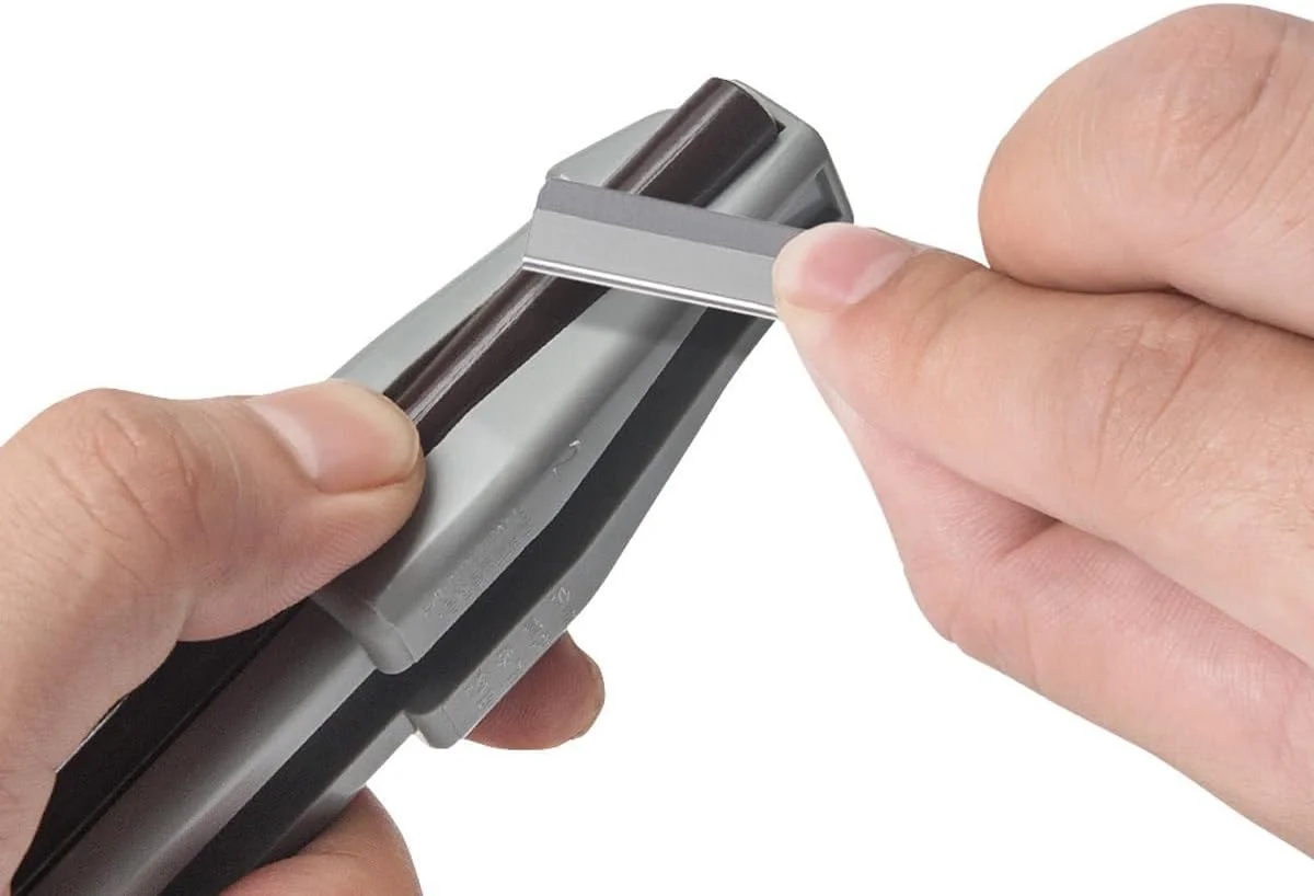 تراش آرایشی 2 در 1 Hoite مدل نوک اردکی برای مداد ابرو، خط چشم و خط لب، جنس PVC خاکستری، ابزار آرایشی قابل حمل تراش آرایشی 2 در 1 Hoite مدل نوک اردکی برای مداد ابرو، خط چشم و خط لب، جنس PVC خاکستری، ابزار آرایشی قابل حمل