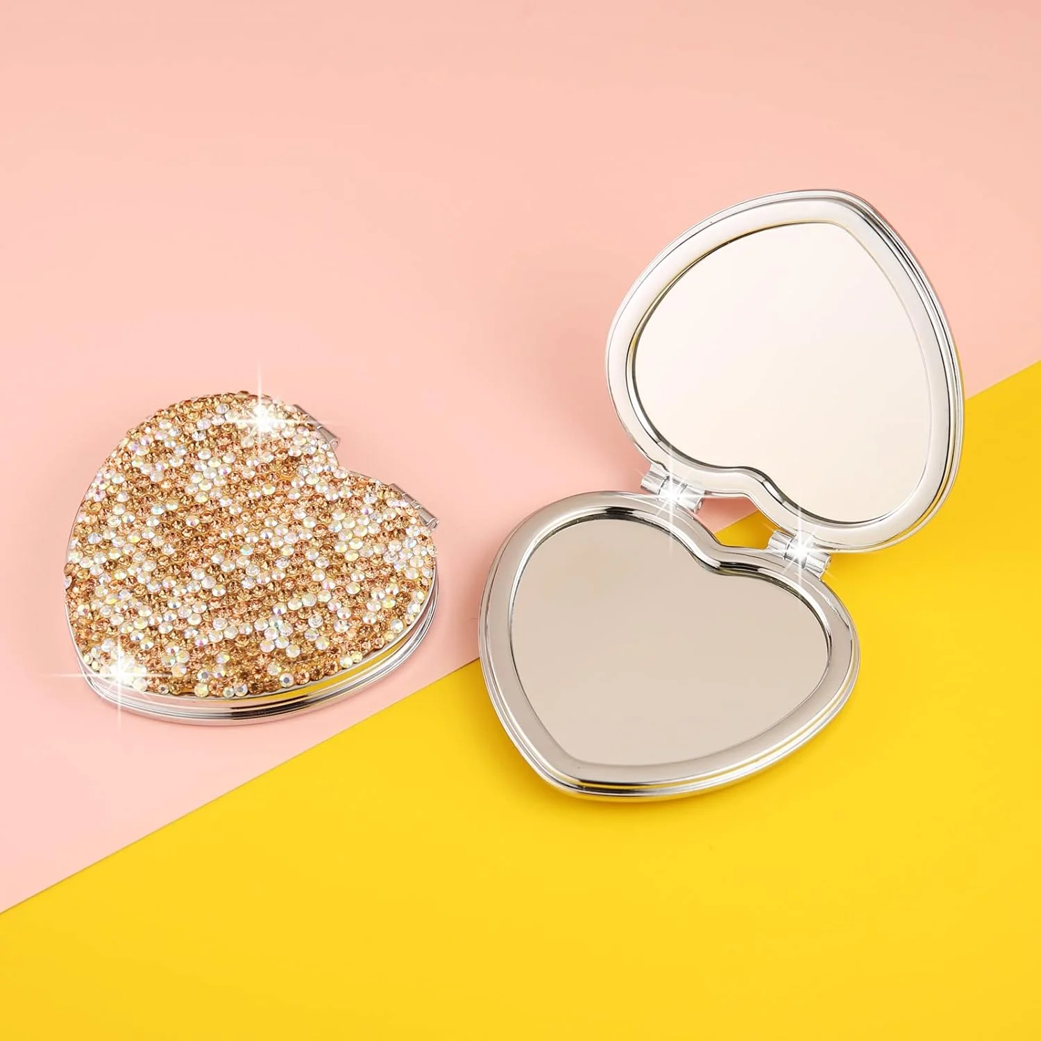 آینه جیبی جمع و جور نگین دار AsAlways، آینه آرایشی مسافرتی قابل حمل و زیبا، آینه دستی تاشو دو طرفه با بزرگنمایی 1x/2x (طلایی)