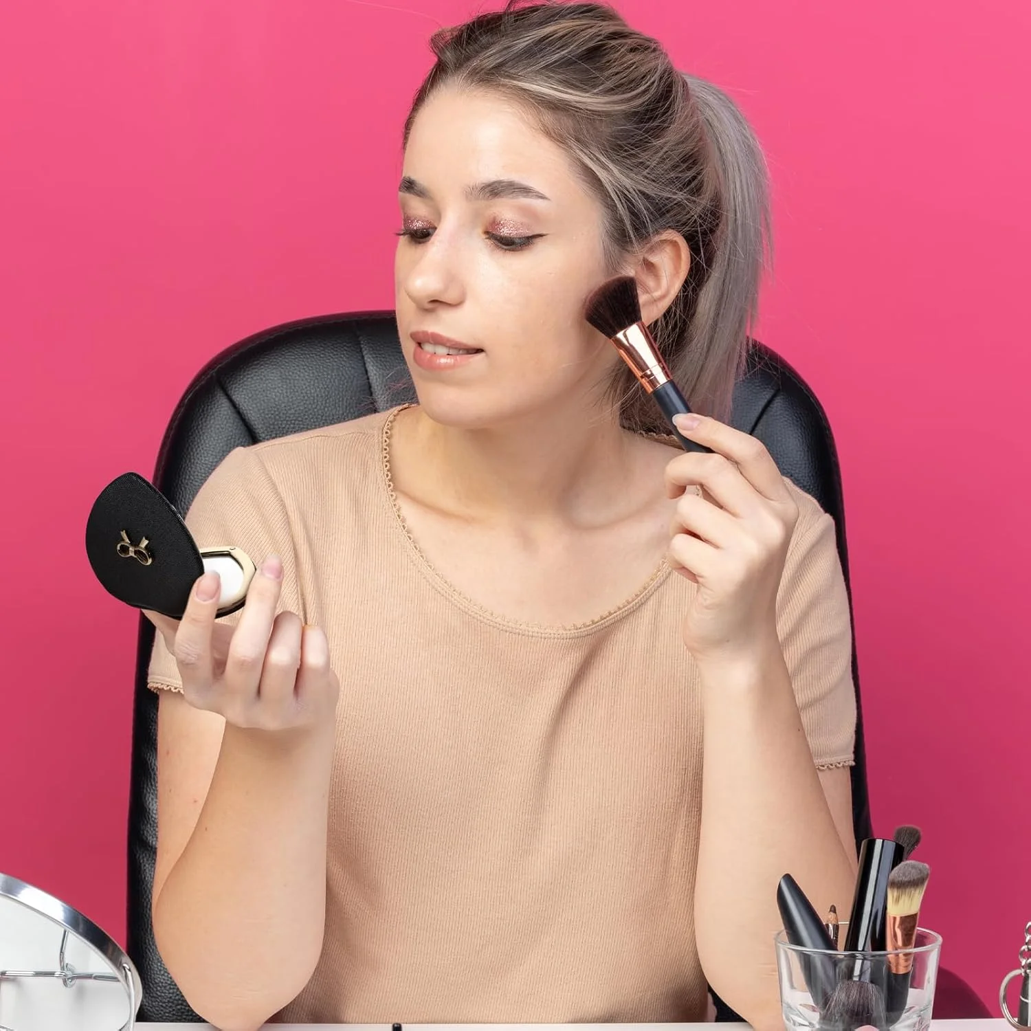 آینه جیبی جمع و جور Apausvcm، آینه تاشو کوچک قابل حمل مینیاتوری به شکل قلب، آینه دو طرفه بزرگنمایی 1X/2X، آینه آرایشی مسافرتی مشکی برای زنان و دختران آینه جیبی جمع و جور Apausvcm، آینه تاشو کوچک قابل حمل مینیاتوری به شکل قلب، آینه دو طرفه بزرگنمایی 1X/2X، آینه آرایشی مسافرتی مشکی برای زنان و دختران