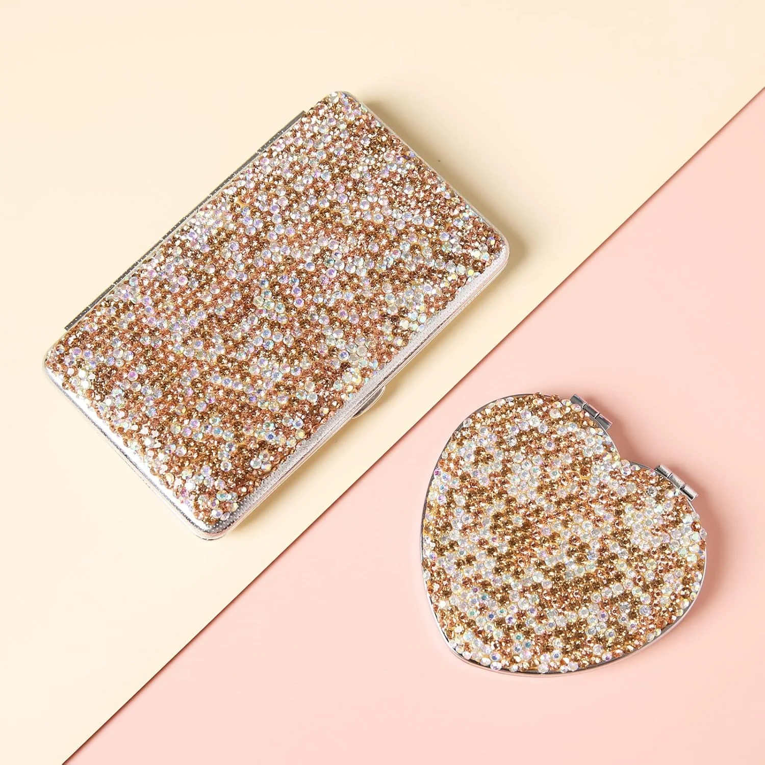 آینه جیبی جمع و جور نگین دار AsAlways، آینه آرایشی مسافرتی قابل حمل و زیبا، آینه دستی تاشو دو طرفه با بزرگنمایی 1x/2x (طلایی)