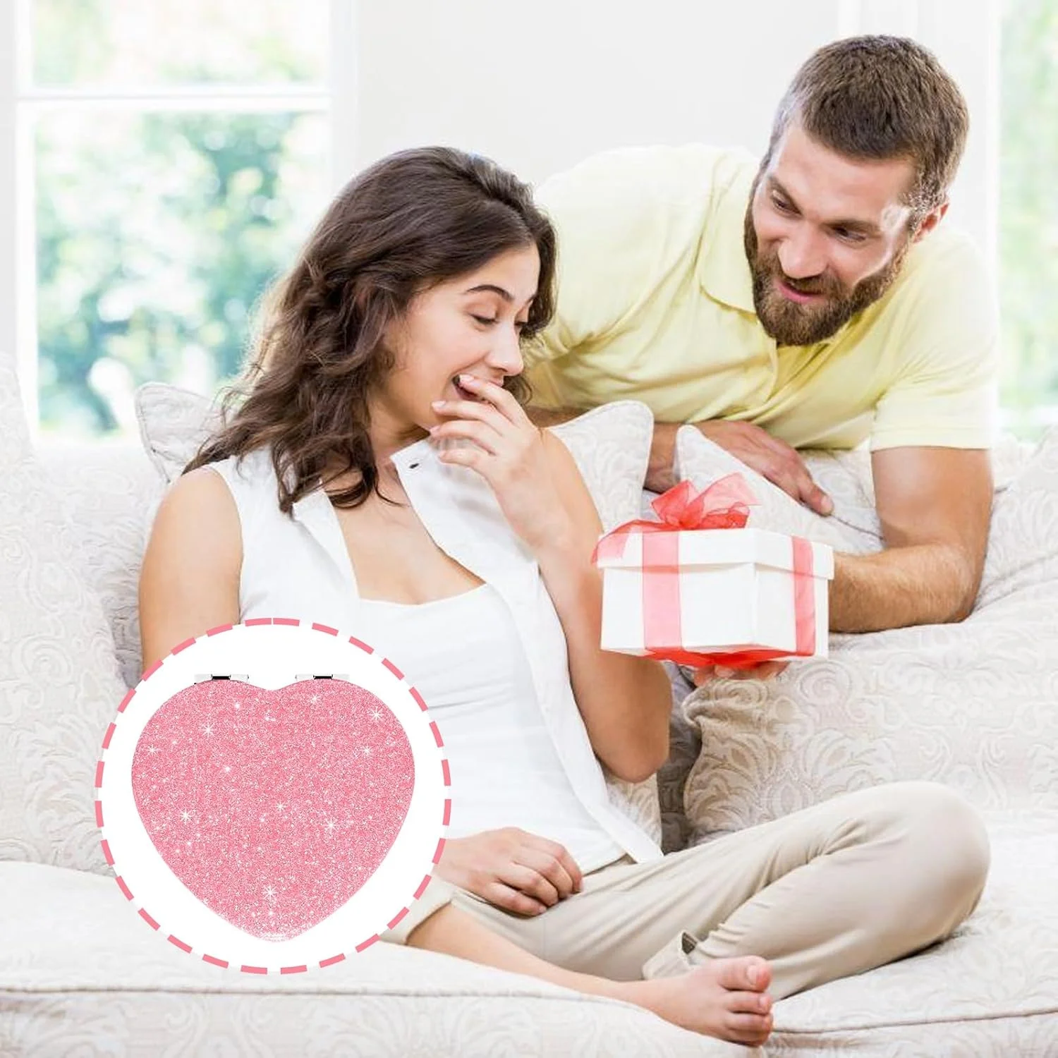 آینه آرایشی قلبی شکل صورتی Ayzylpth، آینه مسافرتی جمع و جور 7.3x7.1 سانتی متری با بزرگنمایی 2 برابر، شیشه ضد شکست، قاب براق و طراحی آسان بازشو برای کیف پول، کیف دستی و آرایش سریع