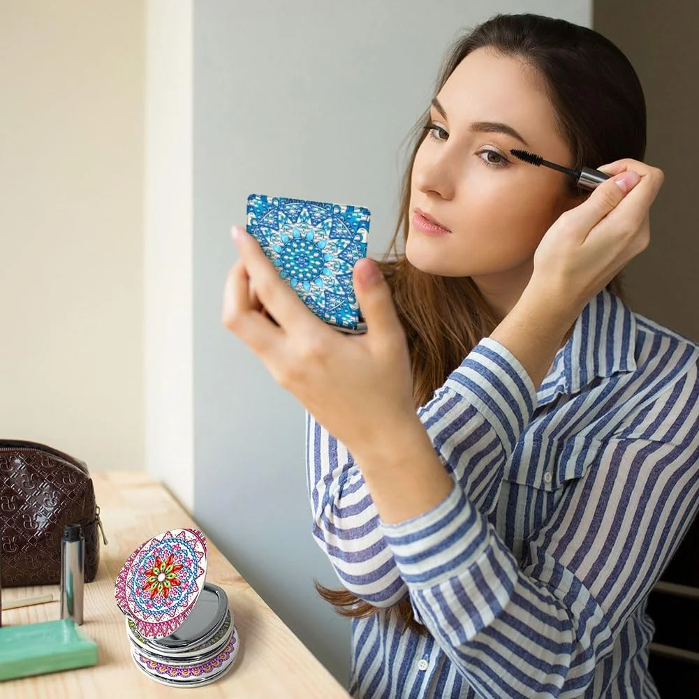 آینه های جیبی هنری الماس AUAUY، ست 4 عددی، آینه تاشو ذره بینی قابل حمل با طرح ماندالا، کیت هنر نقطه ای الماس برای مبتدیان